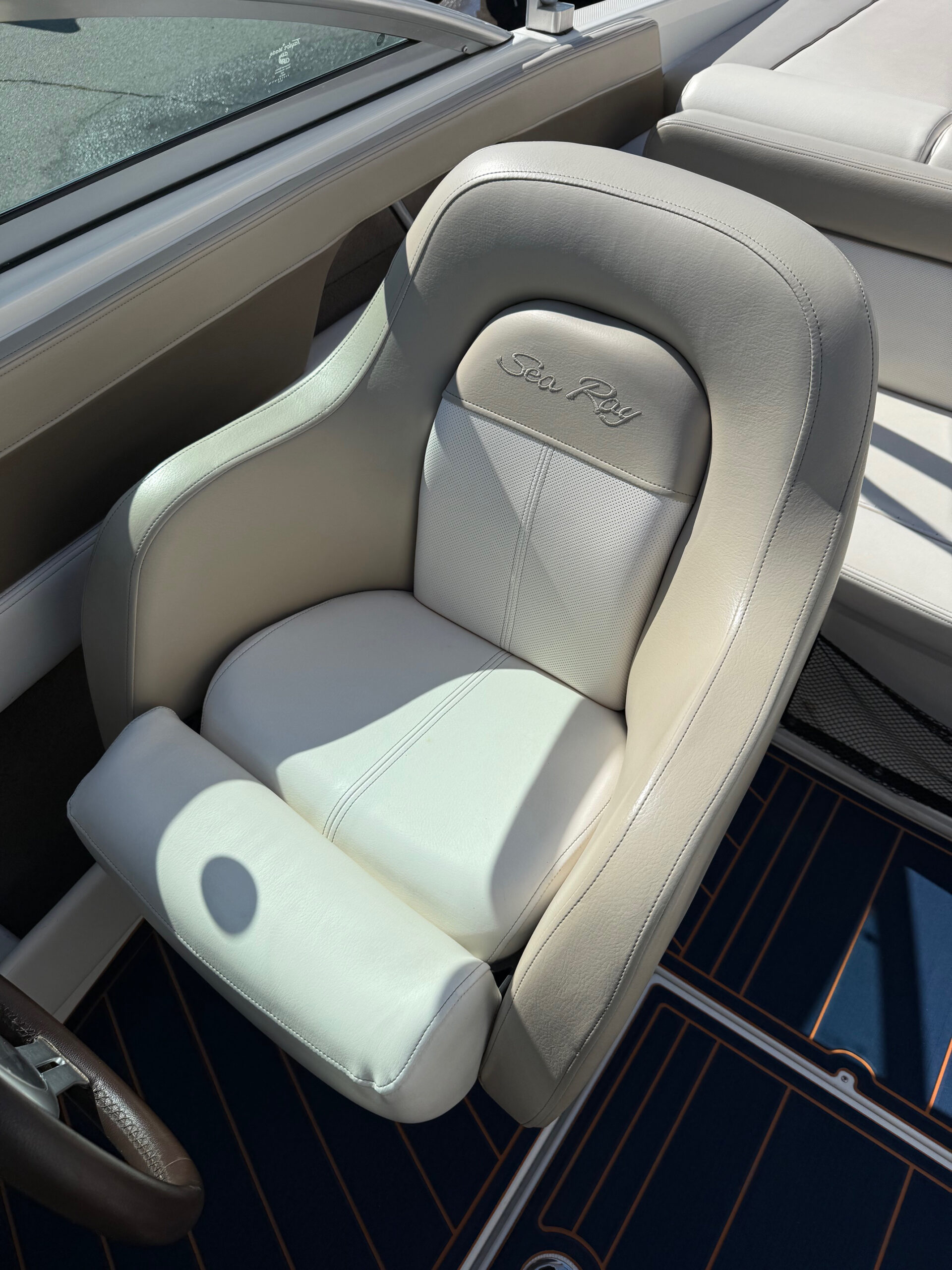 2011 21' Sea Ray "210 SLX Fission" Bowrider - Image 29