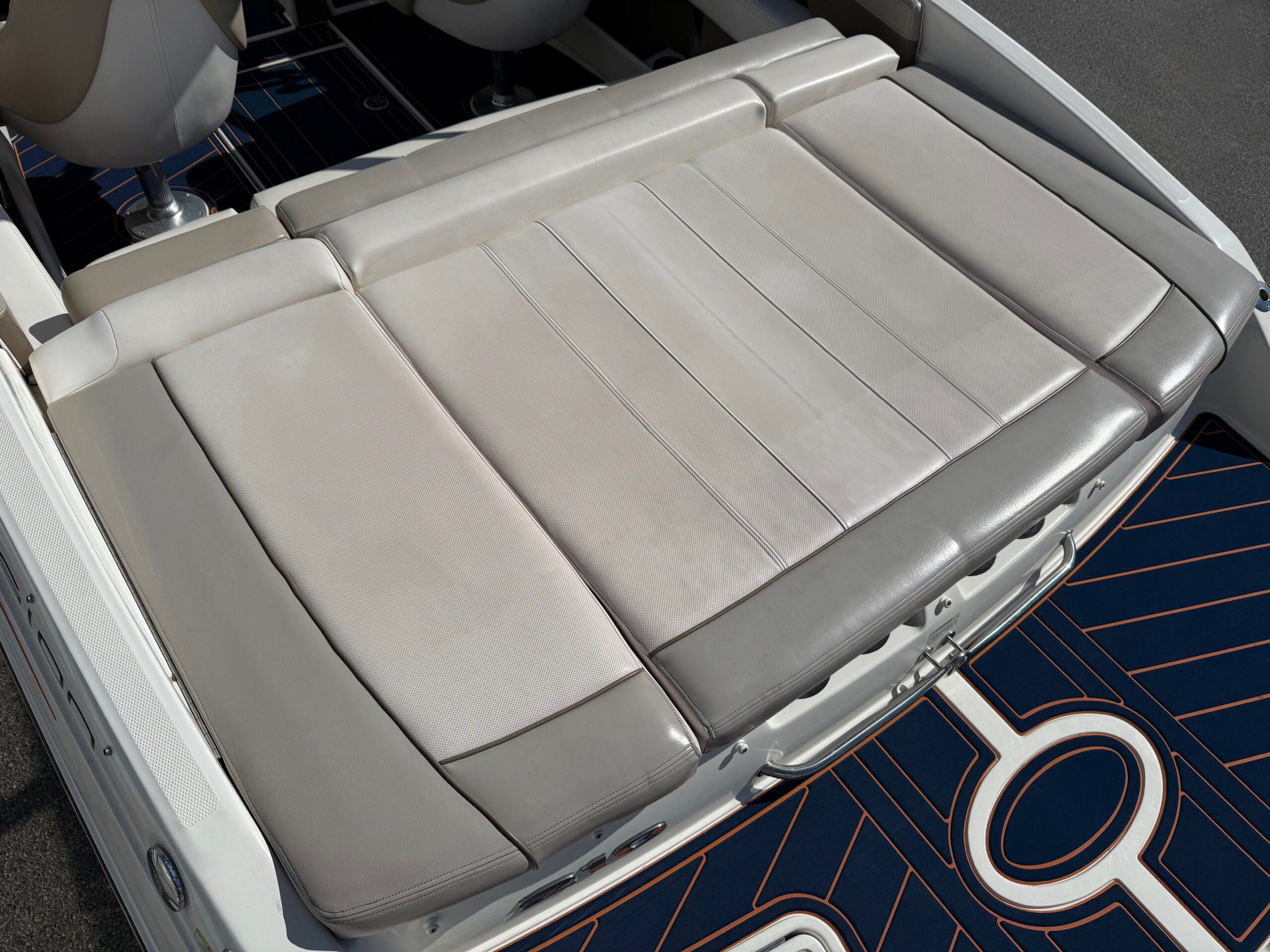 2011 21' Sea Ray "210 SLX Fission" Bowrider - Image 31