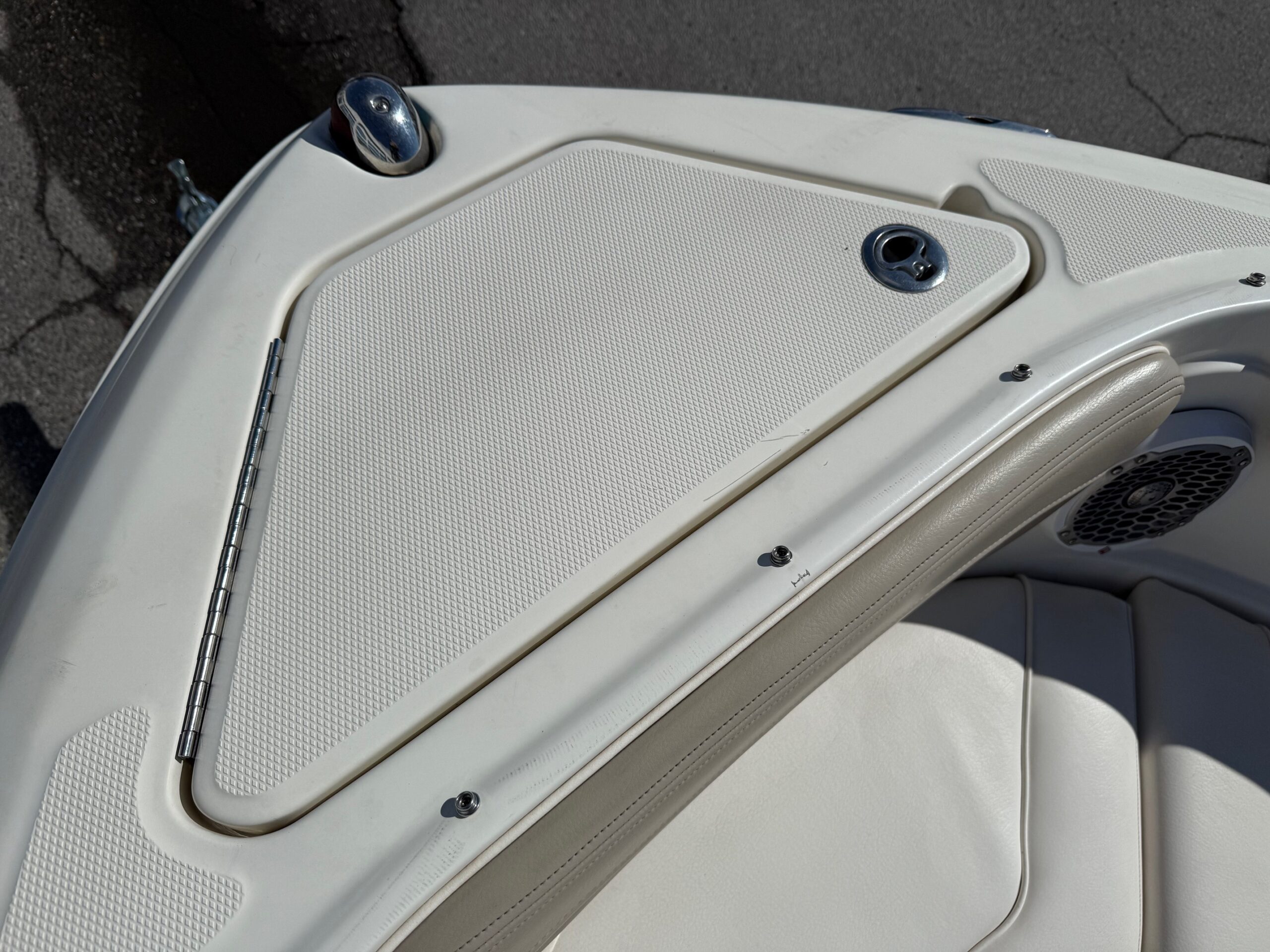 2011 21' Sea Ray "210 SLX Fission" Bowrider - Image 13