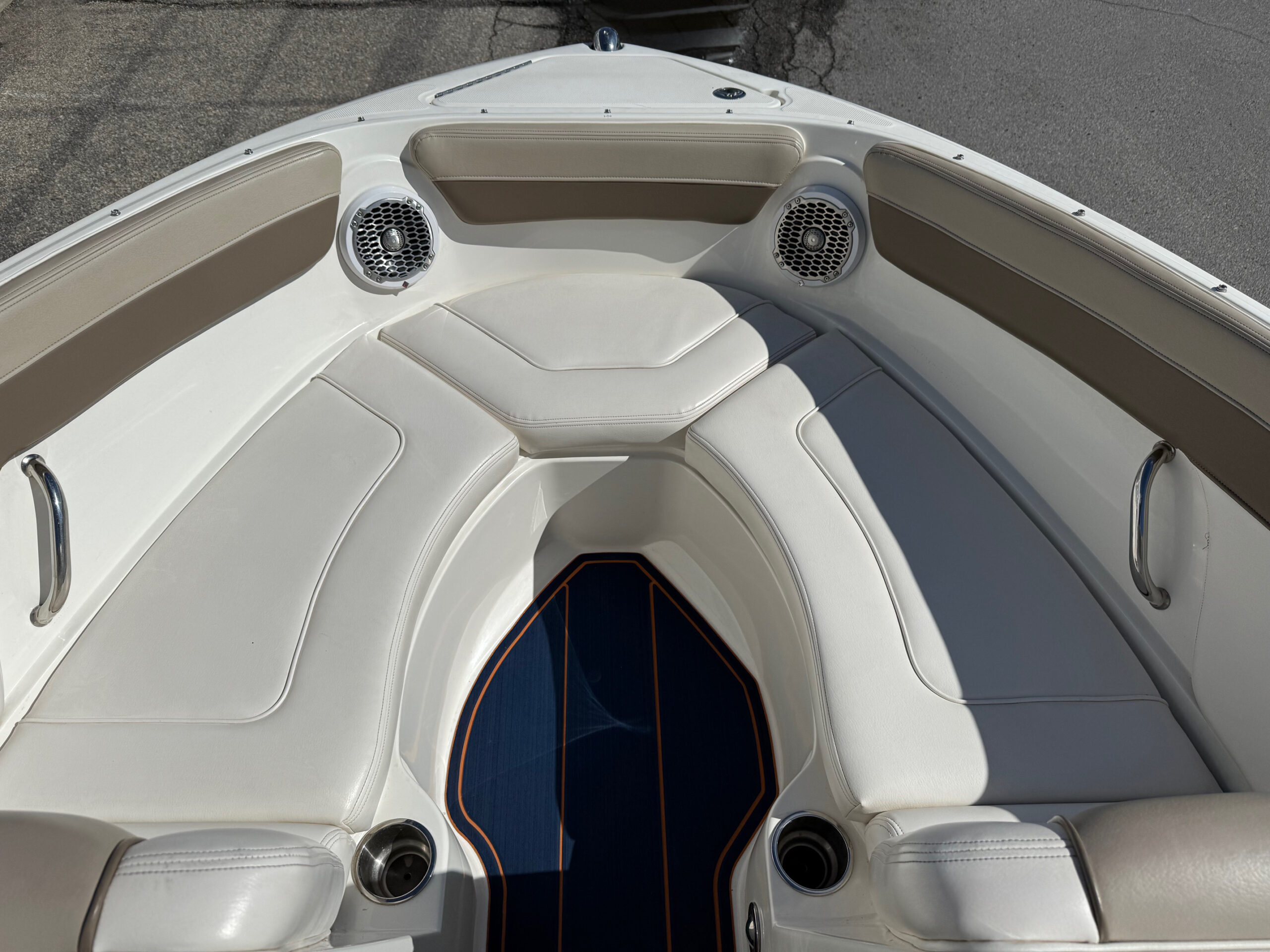 2011 21' Sea Ray "210 SLX Fission" Bowrider - Image 14