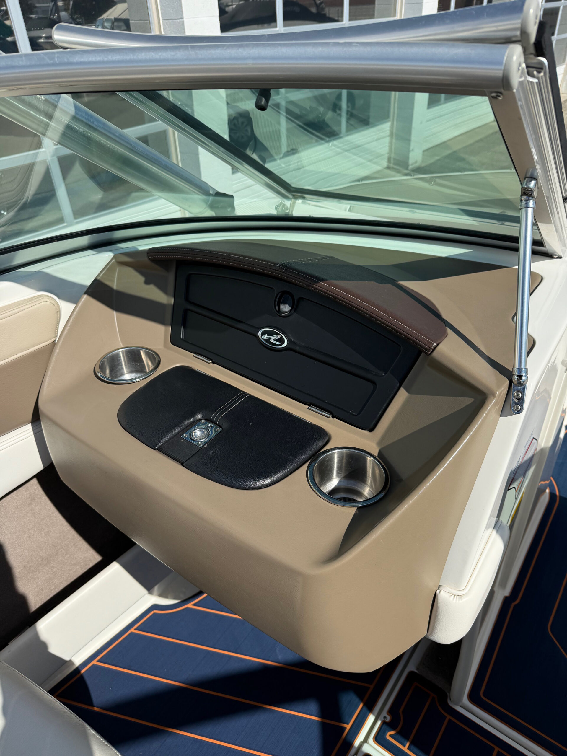 2011 21' Sea Ray "210 SLX Fission" Bowrider - Image 16