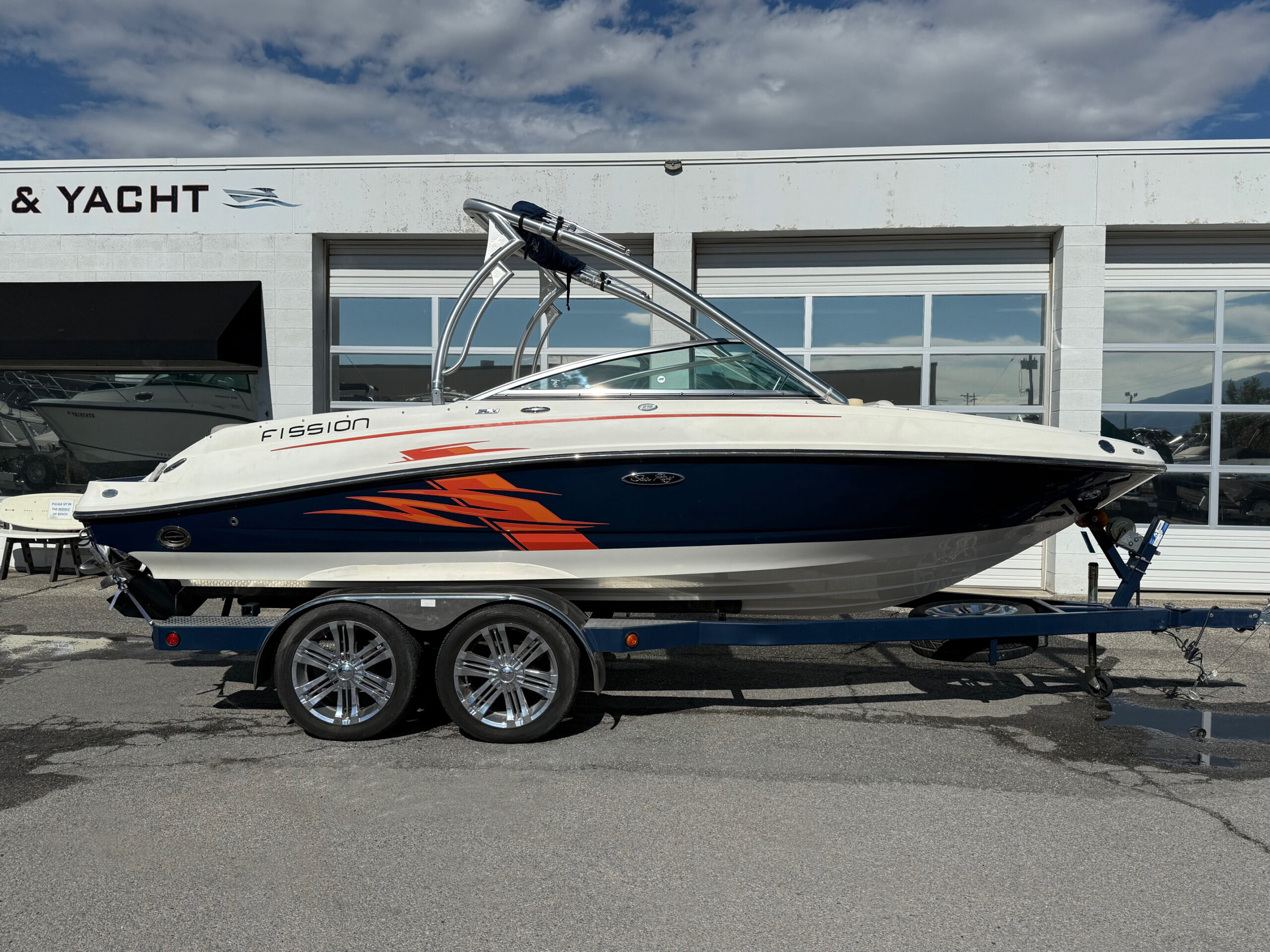 2011 21' Sea Ray "210 SLX Fission" Bowrider