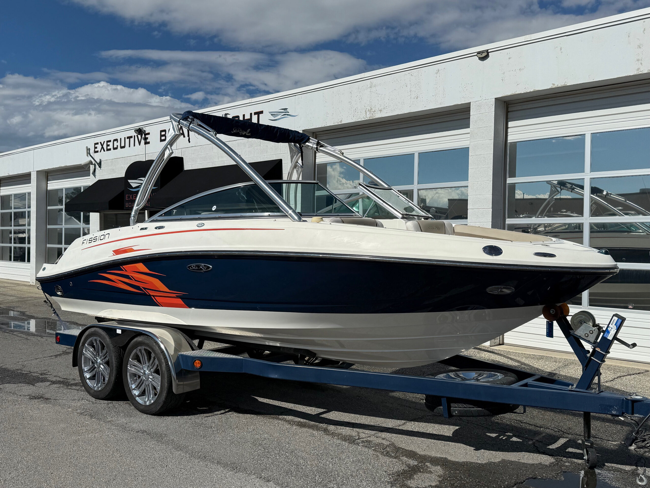 2011 21' Sea Ray "210 SLX Fission" Bowrider - Image 2