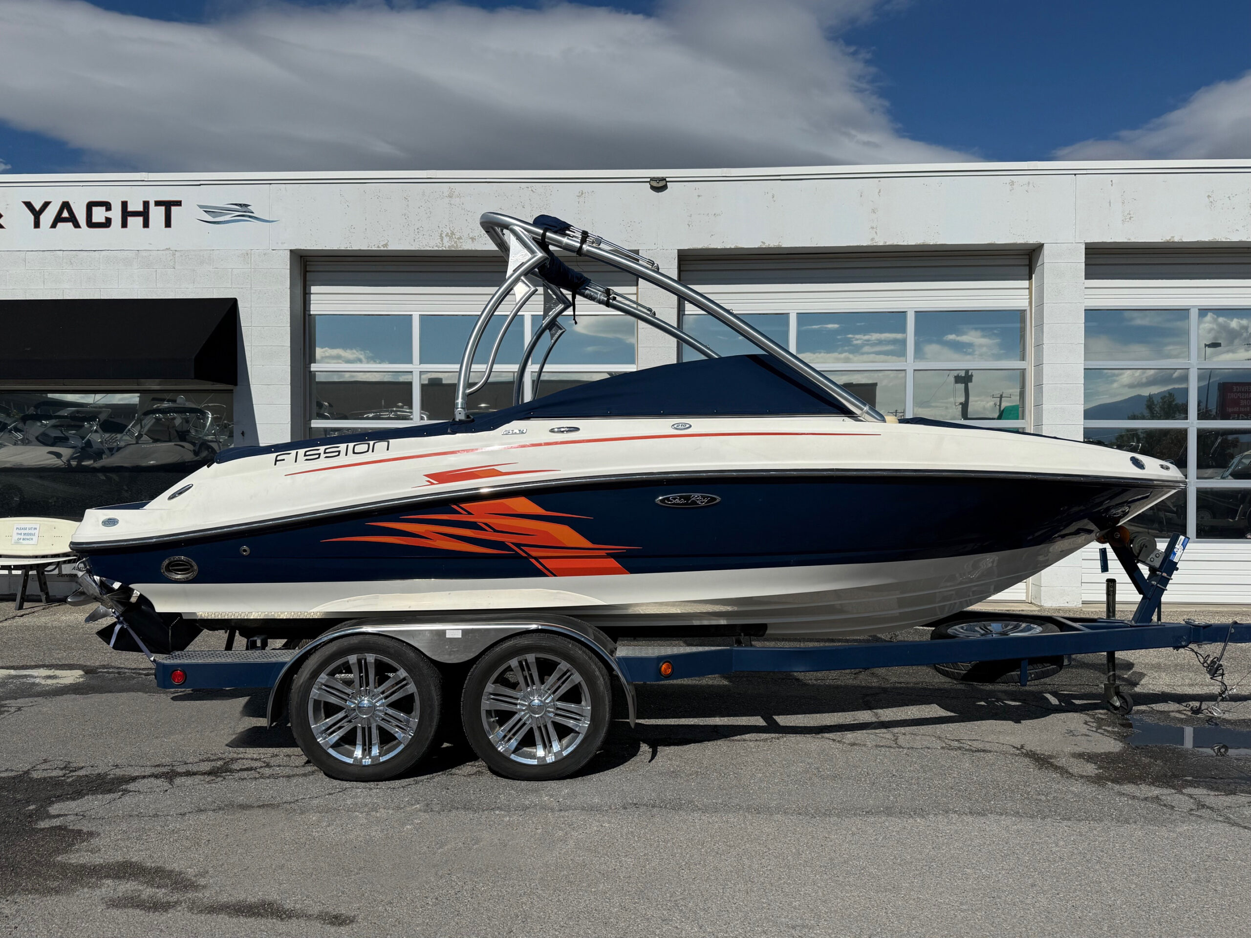 2011 21' Sea Ray "210 SLX Fission" Bowrider - Image 7