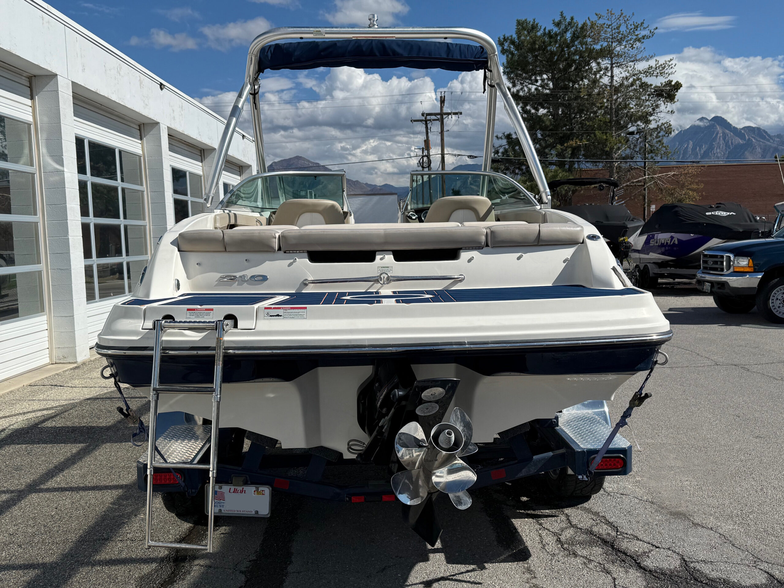 2011 21' Sea Ray "210 SLX Fission" Bowrider - Image 8