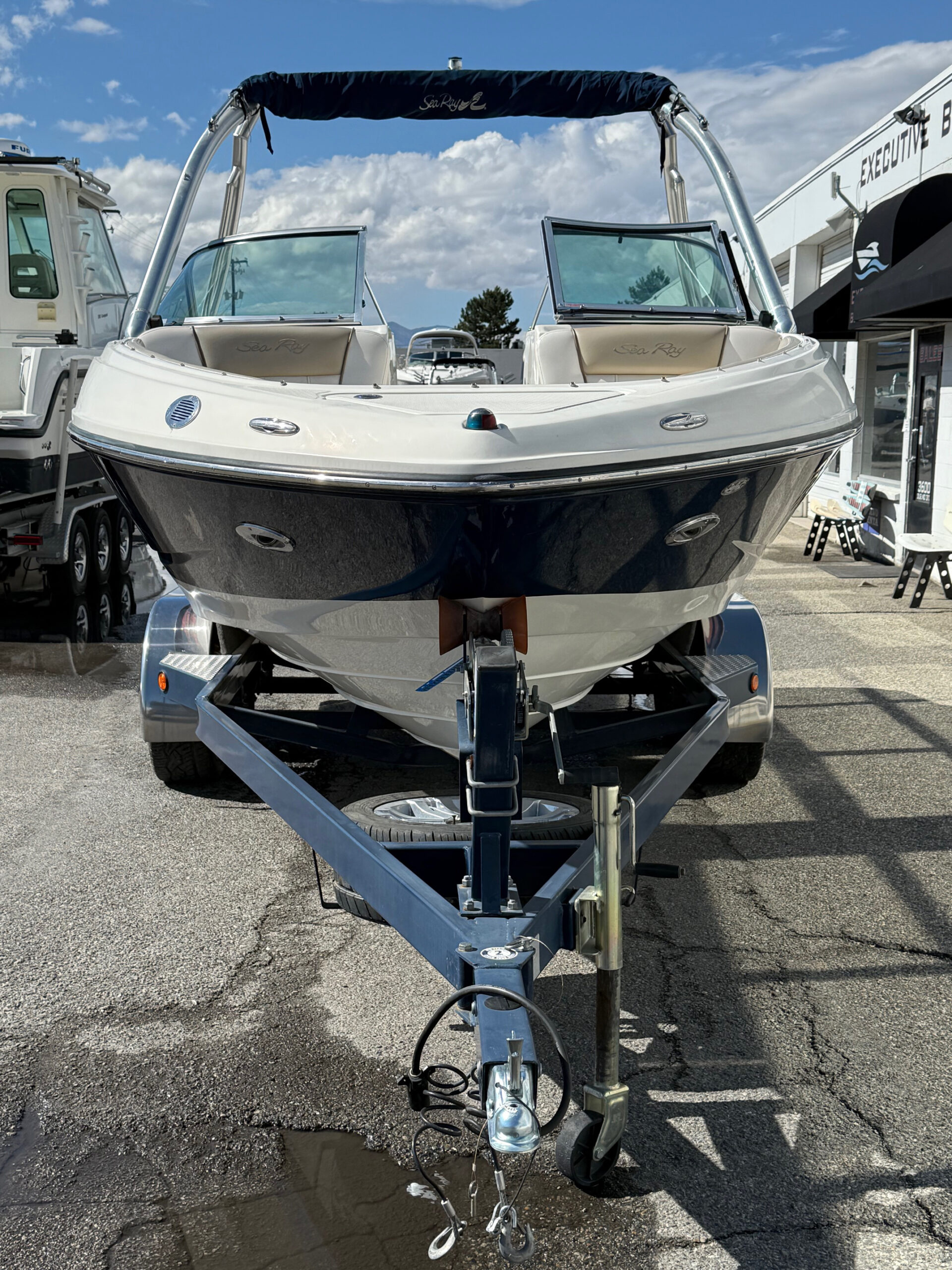 2011 21' Sea Ray "210 SLX Fission" Bowrider - Image 9