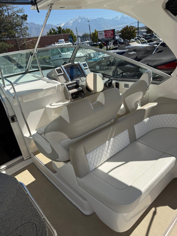 2016 33' Chaparral "Signature 330" Cruiser - Image 20