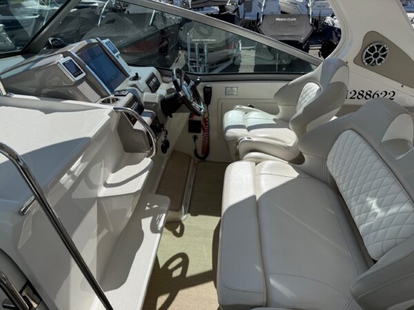 2016 33' Chaparral "Signature 330" Cruiser - Image 22