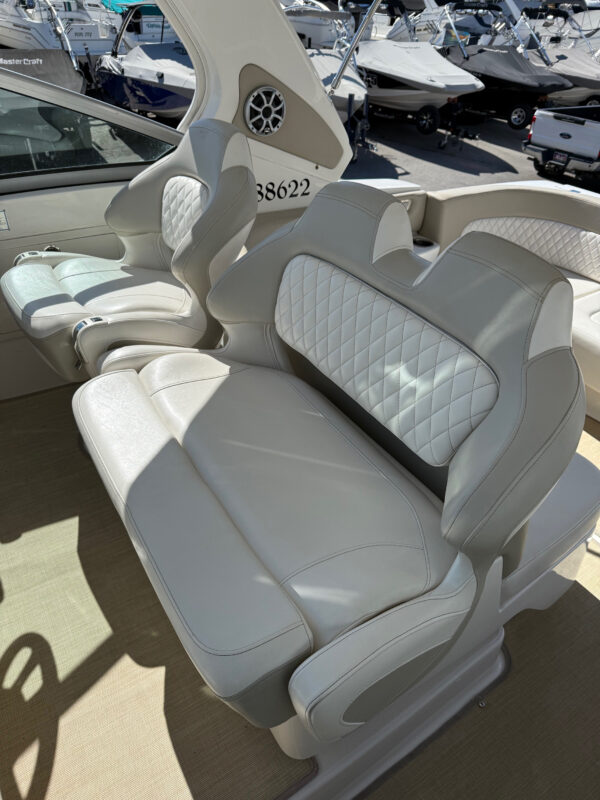 2016 33' Chaparral "Signature 330" Cruiser - Image 23
