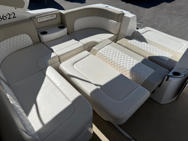 2016 33' Chaparral "Signature 330" Cruiser - Image 28