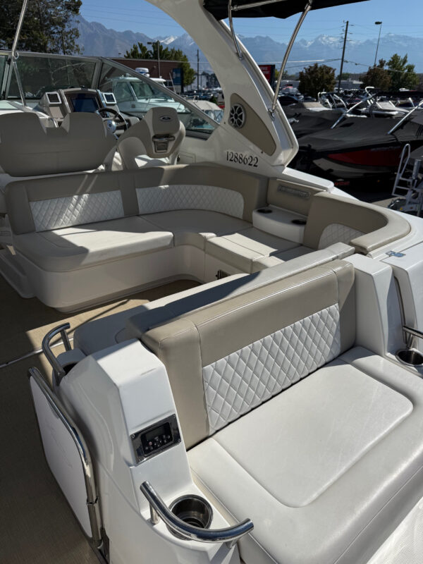 2016 33' Chaparral "Signature 330" Cruiser - Image 30