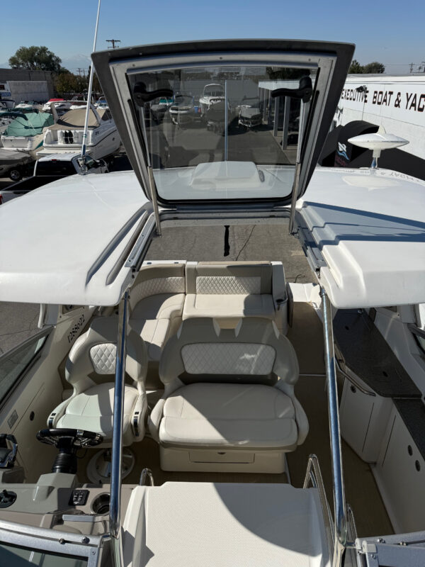 2016 33' Chaparral "Signature 330" Cruiser - Image 12