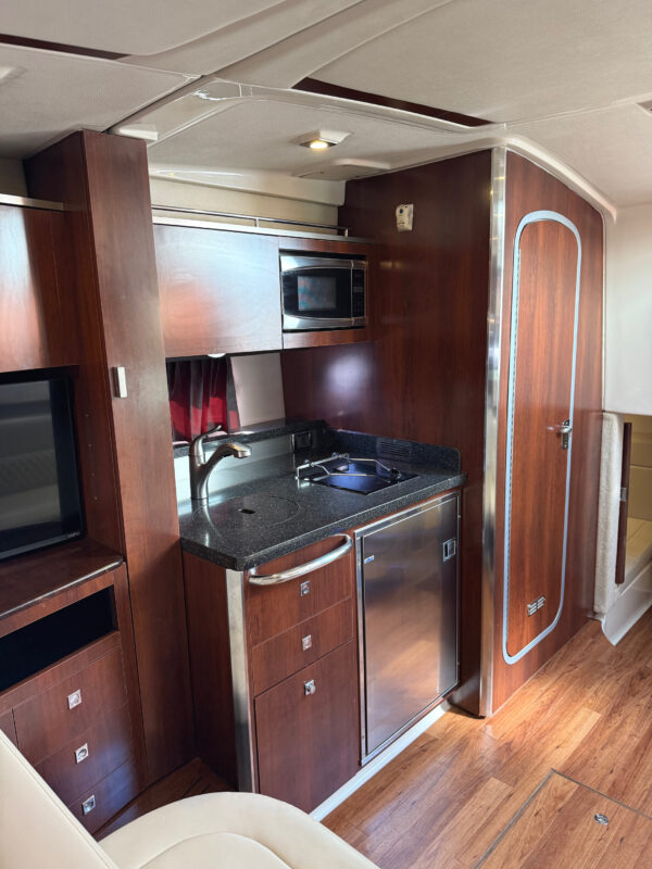 2016 33' Chaparral "Signature 330" Cruiser - Image 43