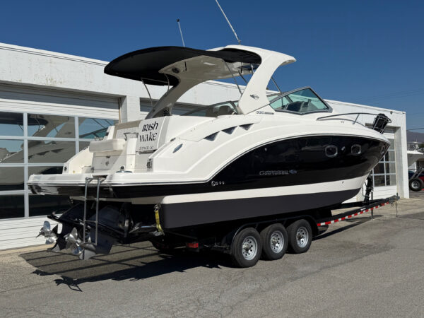 2016 33' Chaparral "Signature 330" Cruiser - Image 3