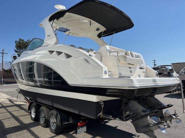 2016 33' Chaparral "Signature 330" Cruiser - Image 5