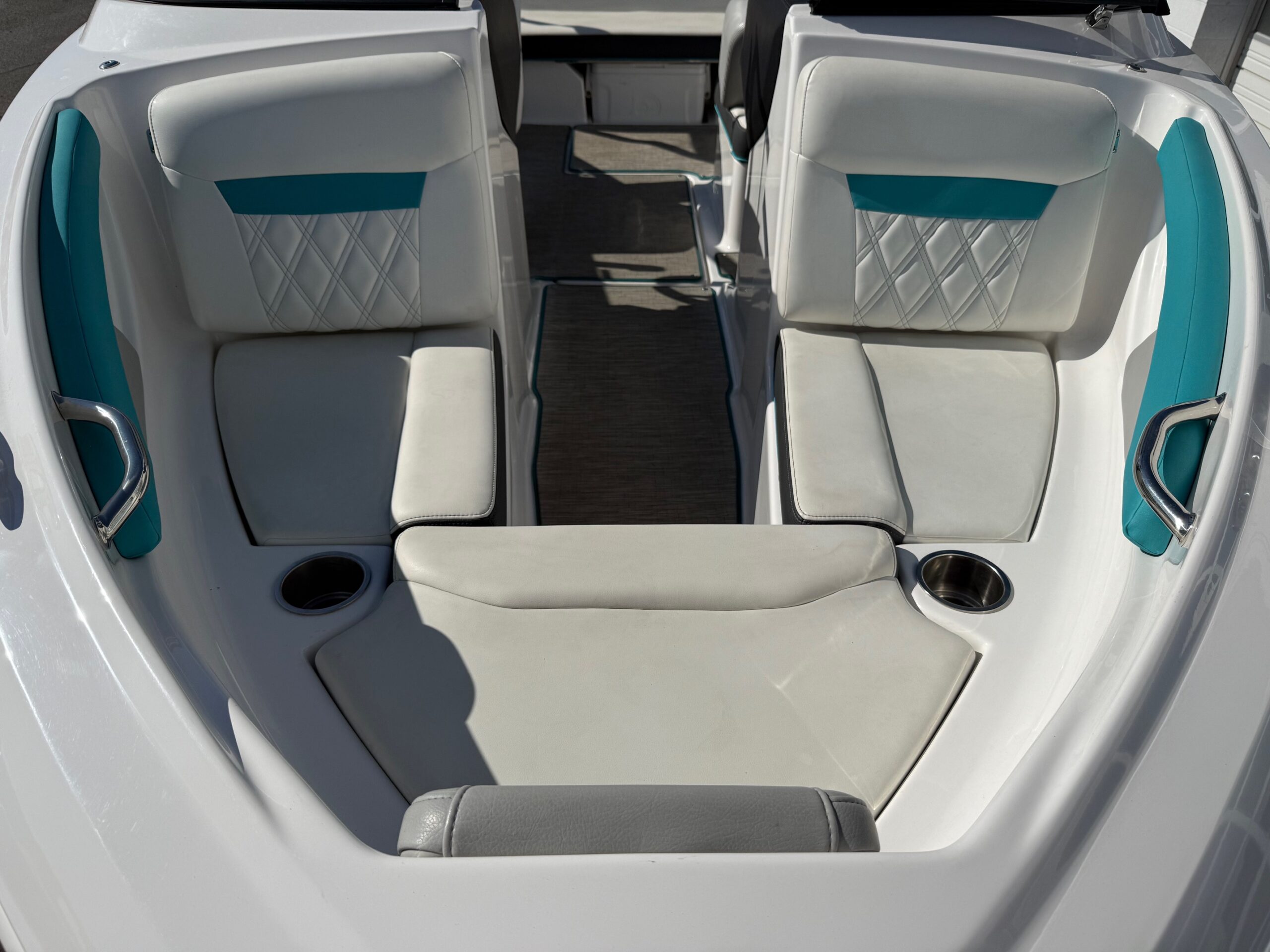 2019 19 Regal "ESX" Bowrider - Image 9