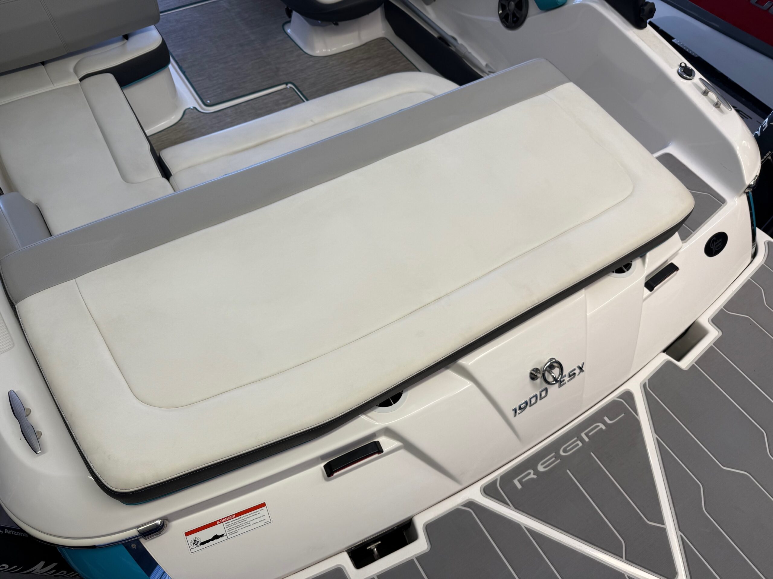 2019 19 Regal "ESX" Bowrider - Image 18