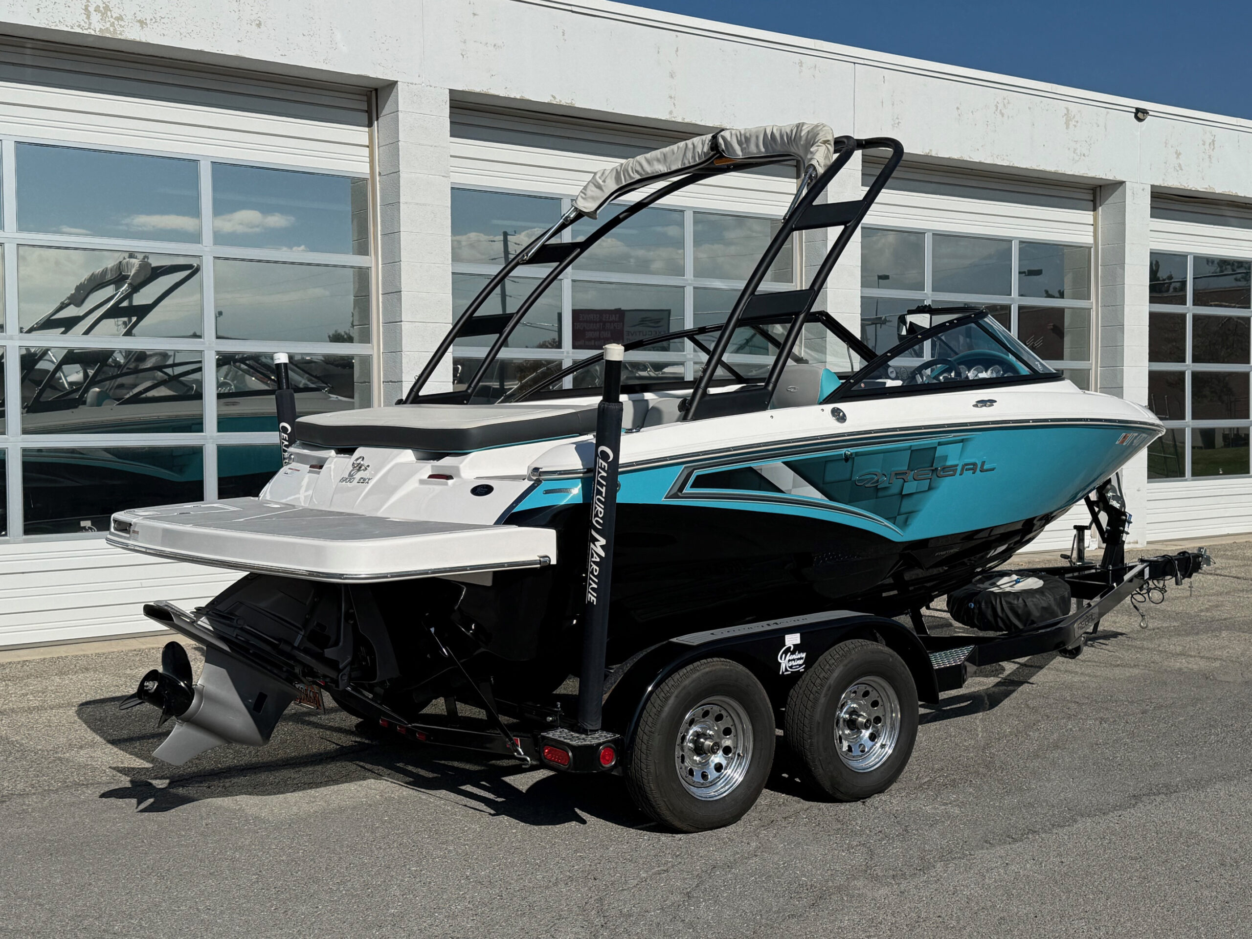2019 19 Regal "ESX" Bowrider - Image 3