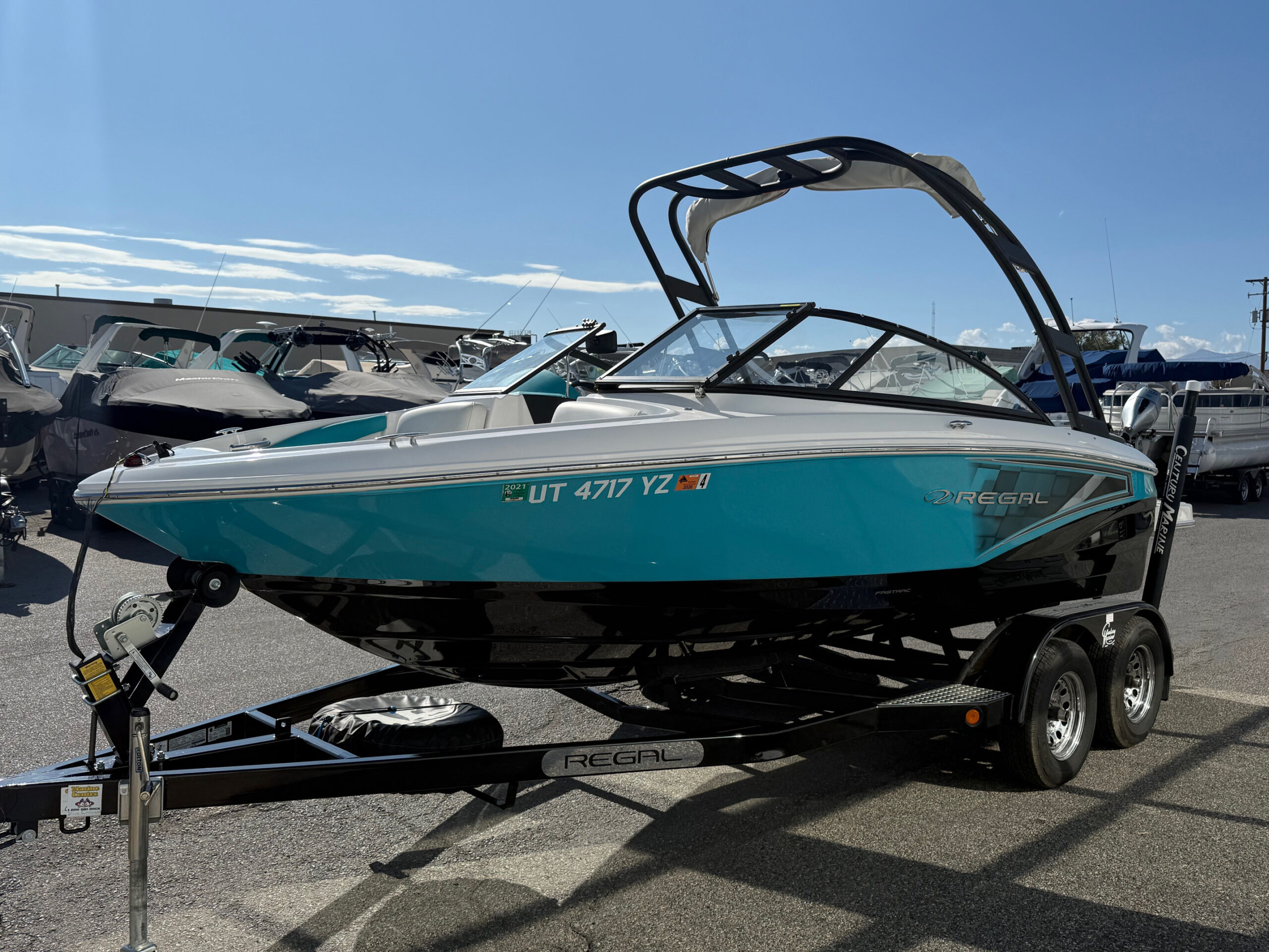 2019 19 Regal "ESX" Bowrider - Image 4