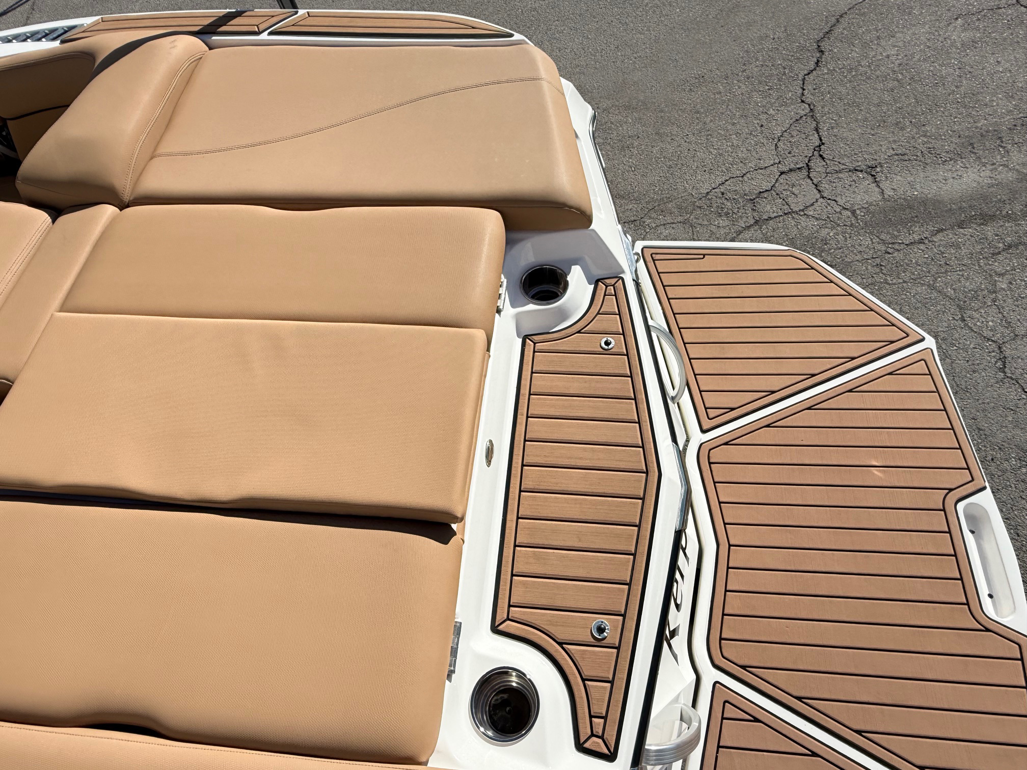 2021 22' MasterCraft "XT22" Bowrider - Image 17