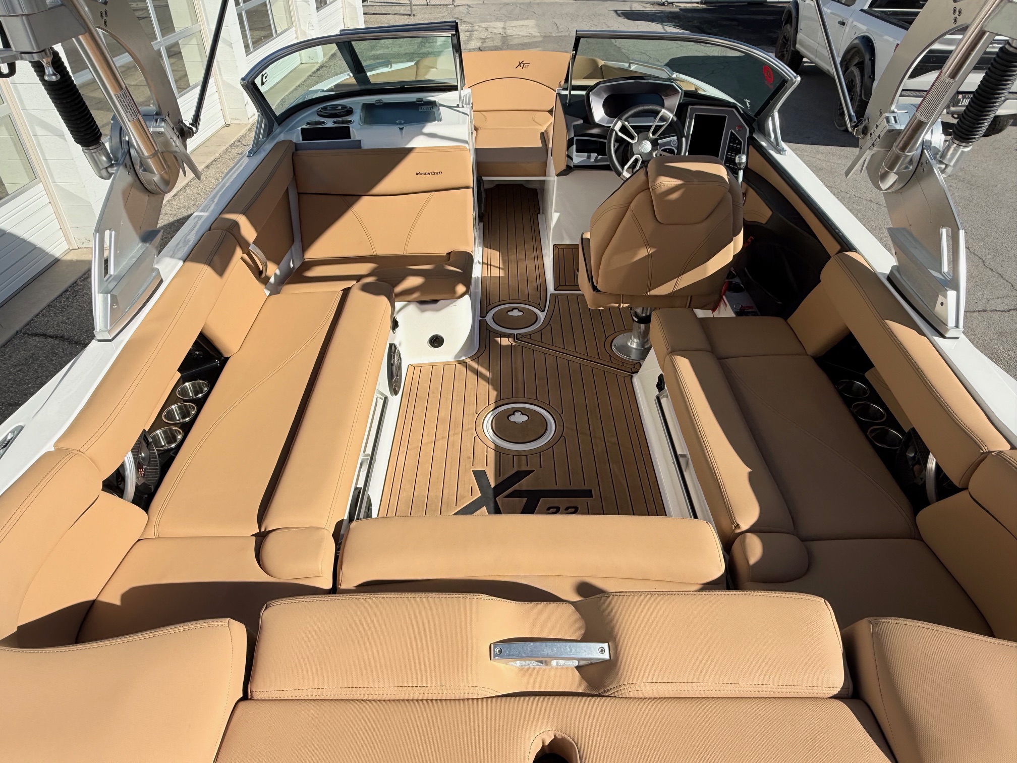 2021 22' MasterCraft "XT22" Bowrider - Image 18
