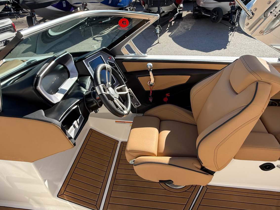 2021 22' MasterCraft "XT22" Bowrider - Image 20
