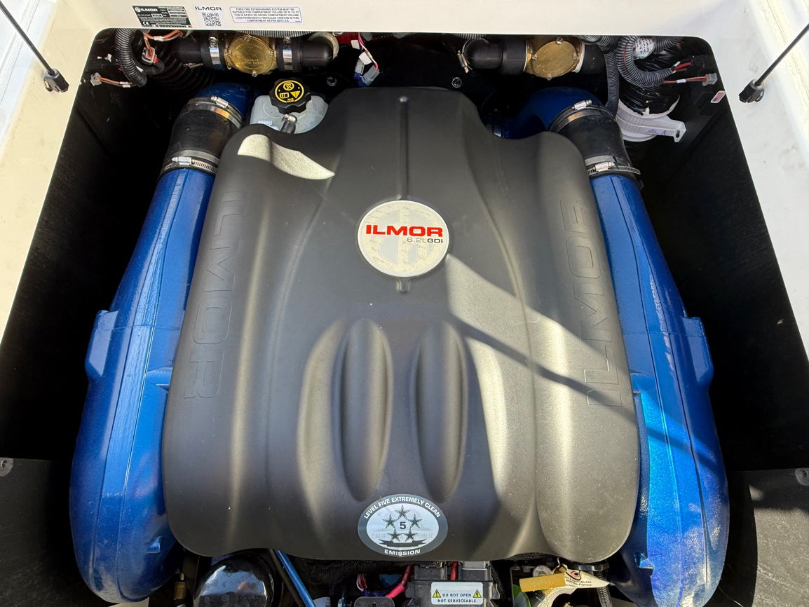 2021 22' MasterCraft "XT22" Bowrider - Image 25