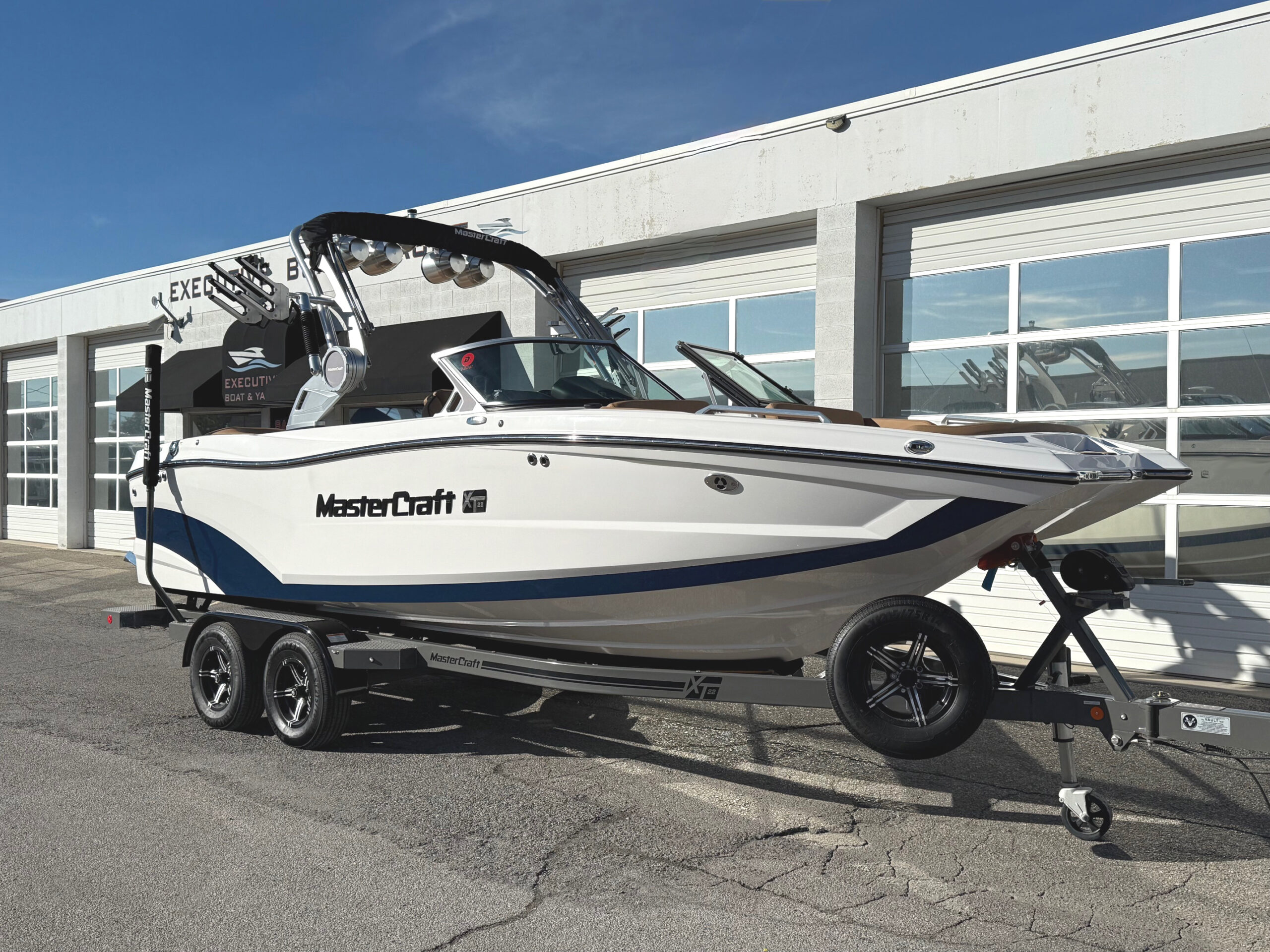 2021 22' MasterCraft "XT22" Bowrider - Image 2