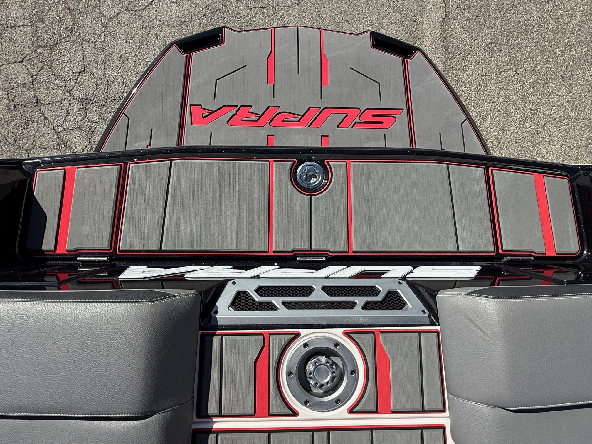 2023 24' Supra "SL550" Bowrider - Image 30