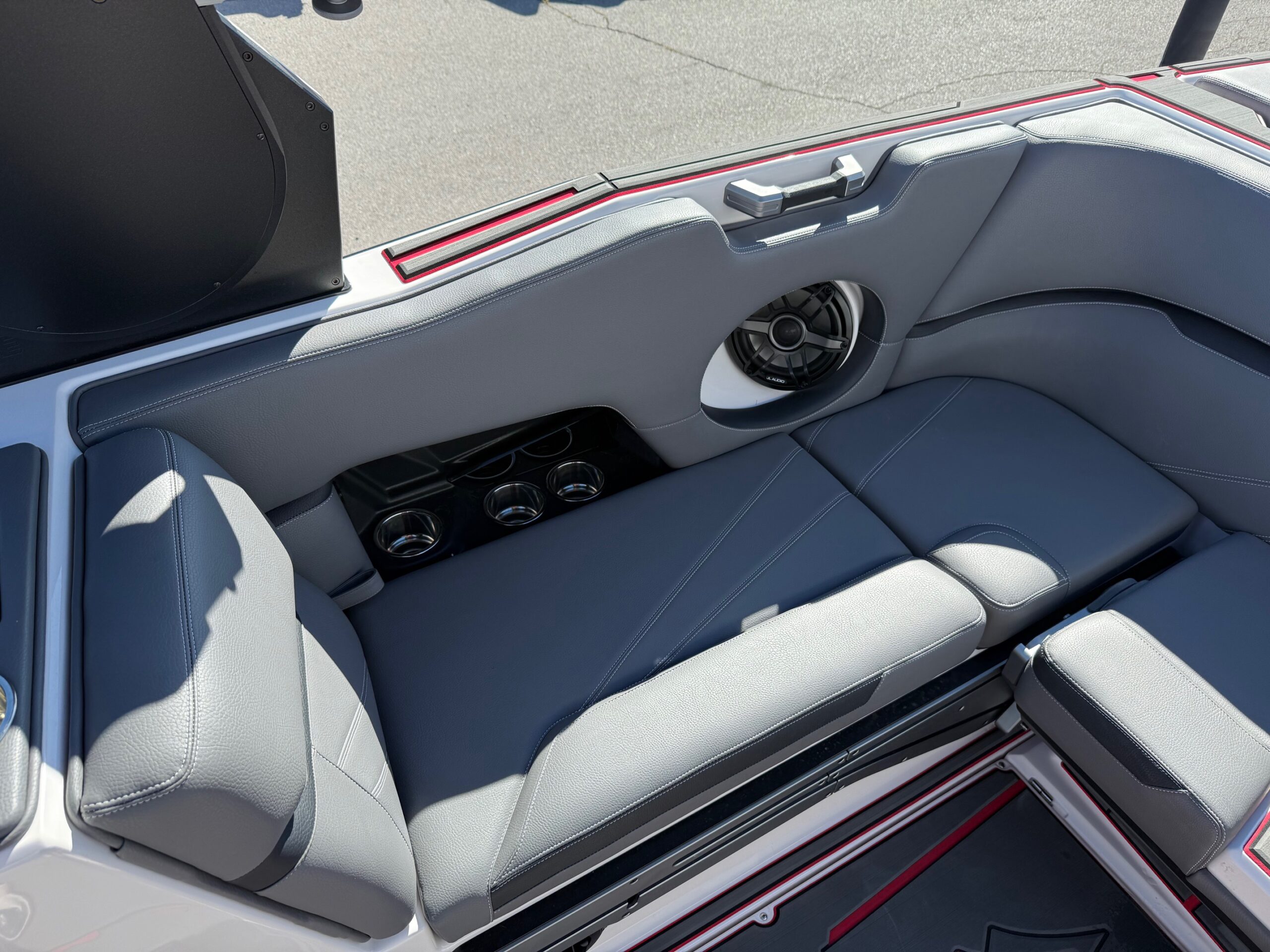 2023 24' Supra "SL550" Bowrider - Image 38