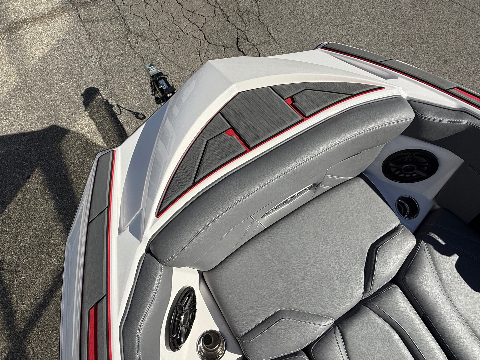 2023 24' Supra "SL550" Bowrider - Image 15