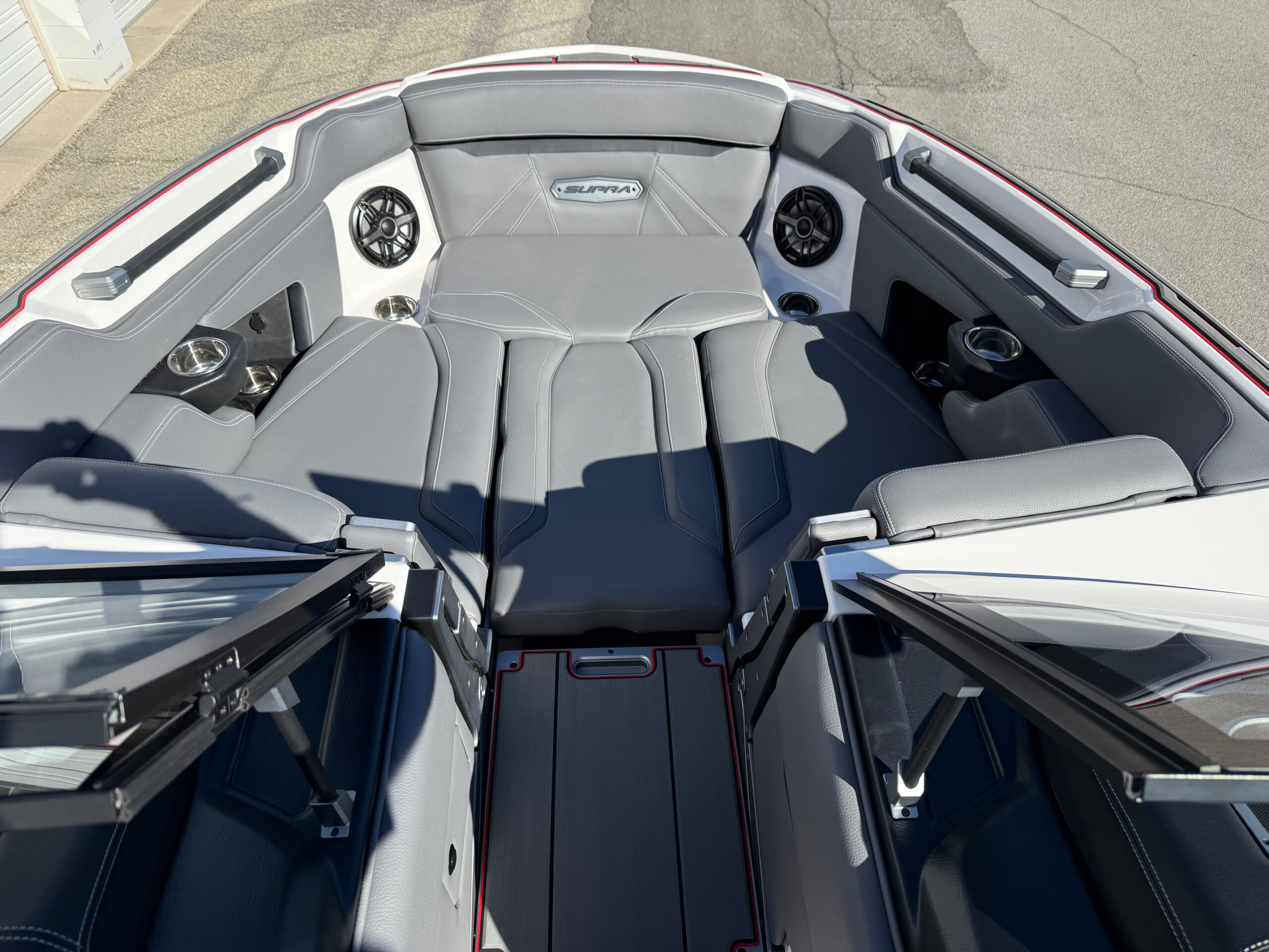 2023 24' Supra "SL550" Bowrider - Image 17