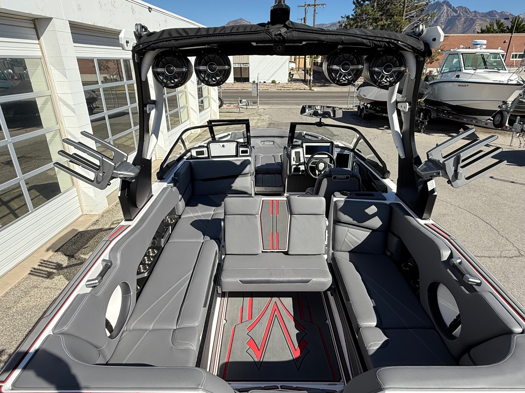 2023 24' Supra "SL550" Bowrider - Image 19