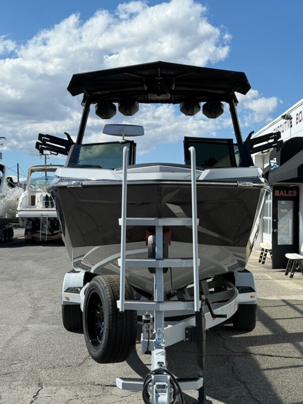 2024 23' Tige' "Ultre 23ZX" Bowrider - Image 9