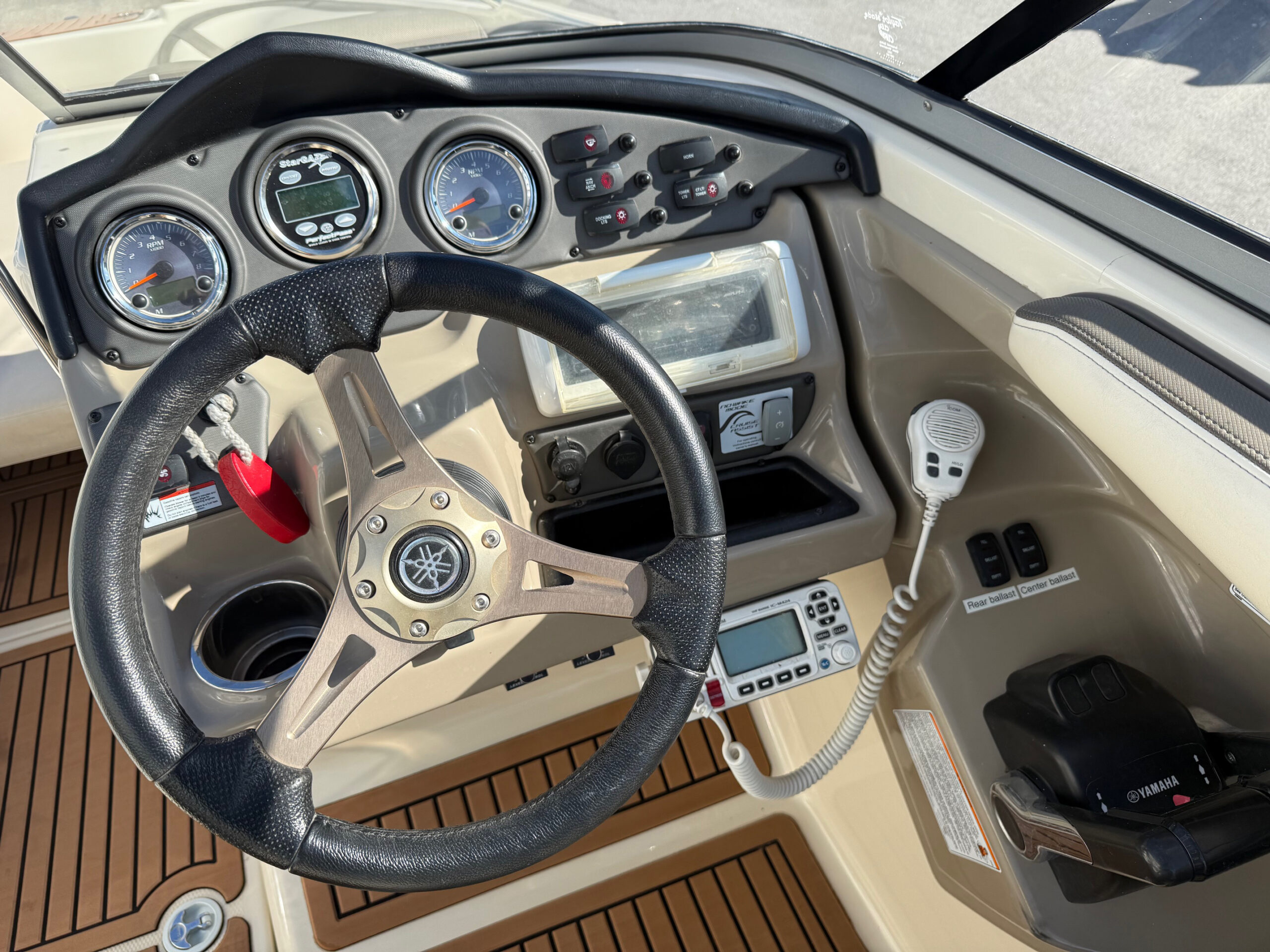 2014 24' Yamaha "242 Limited S" Bowrider - Image 24