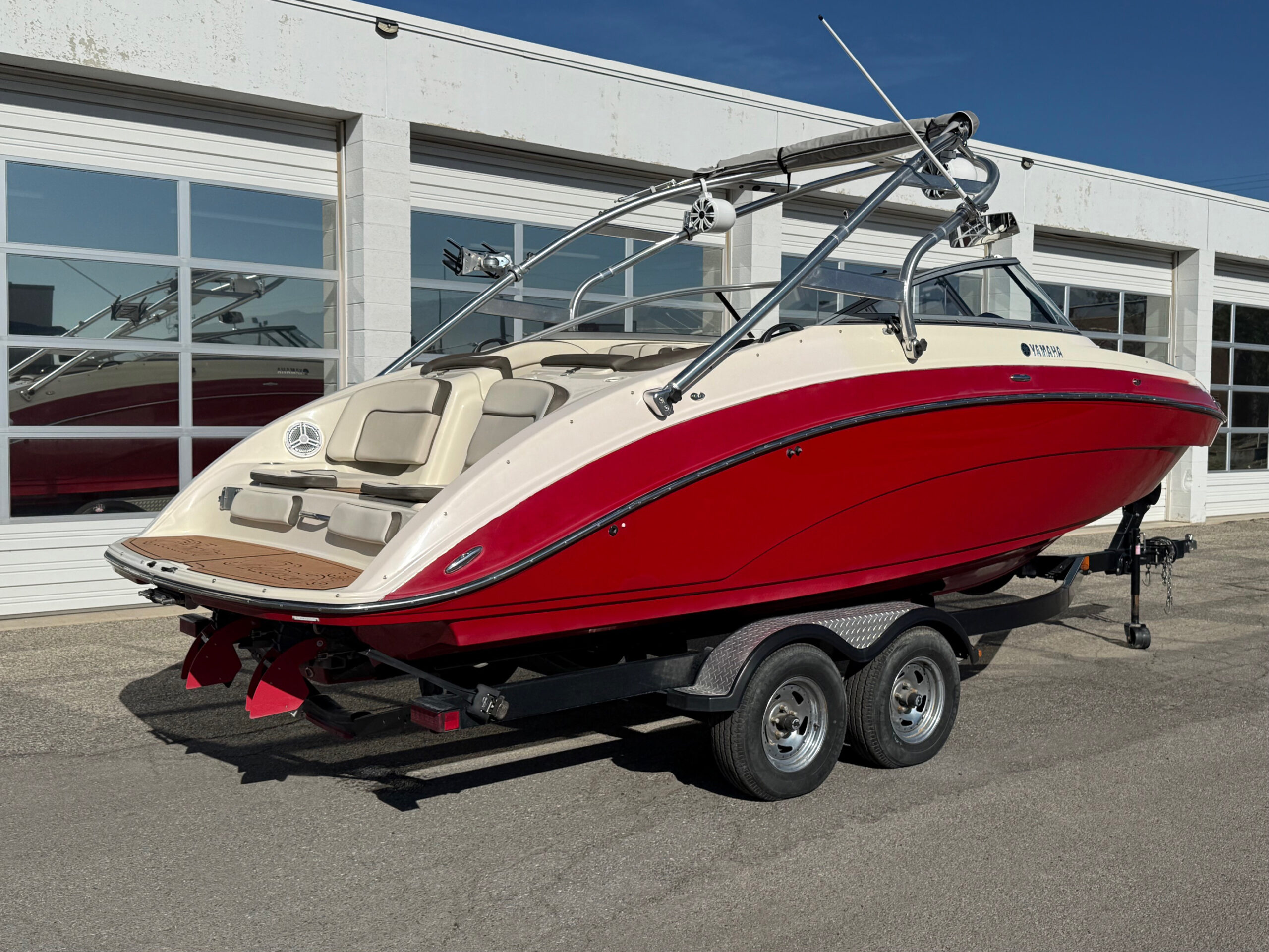 2014 24' Yamaha "242 Limited S" Bowrider - Image 3