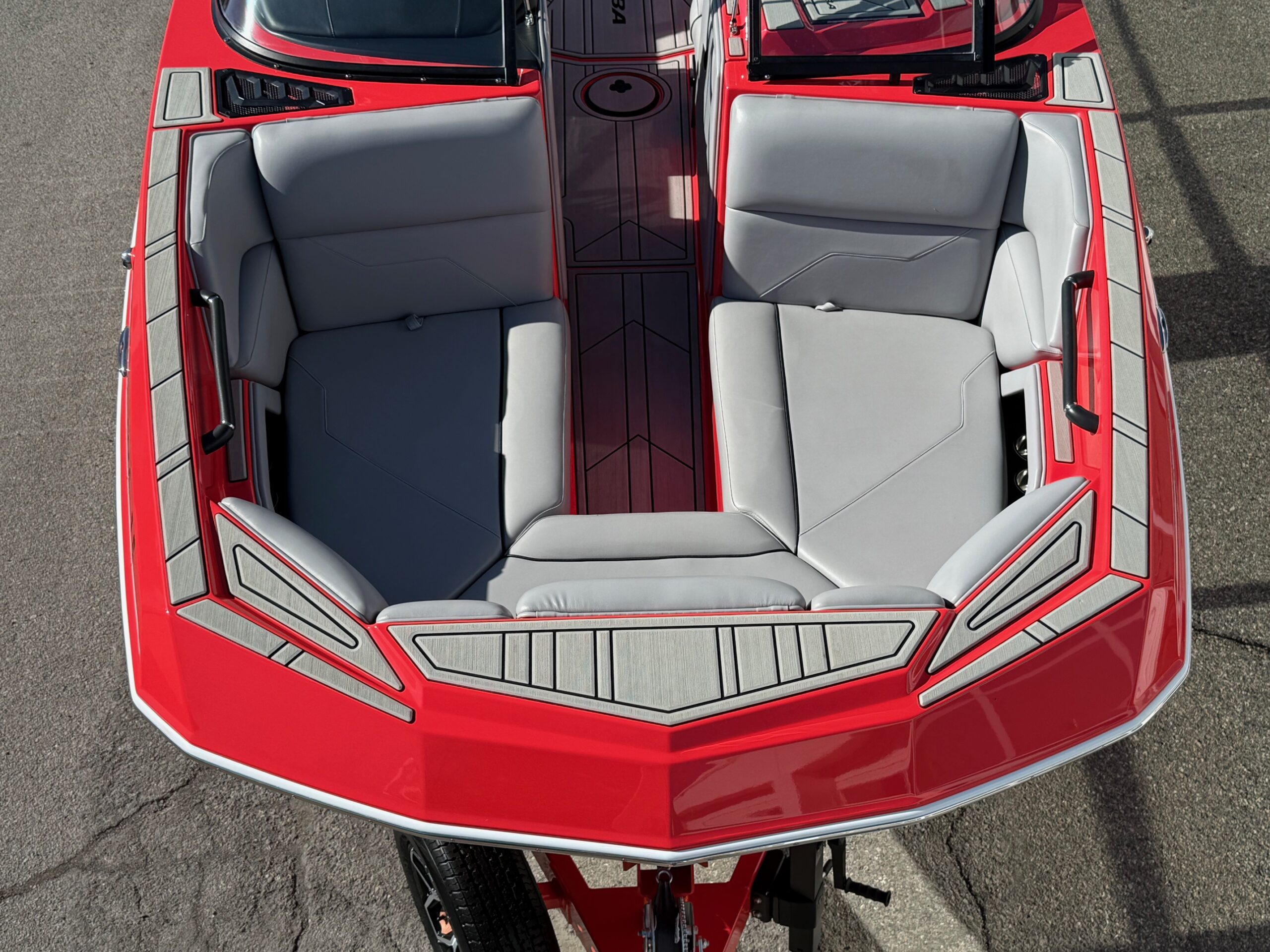 2025 23' Moomba "MAX" Bowrider - Image 10