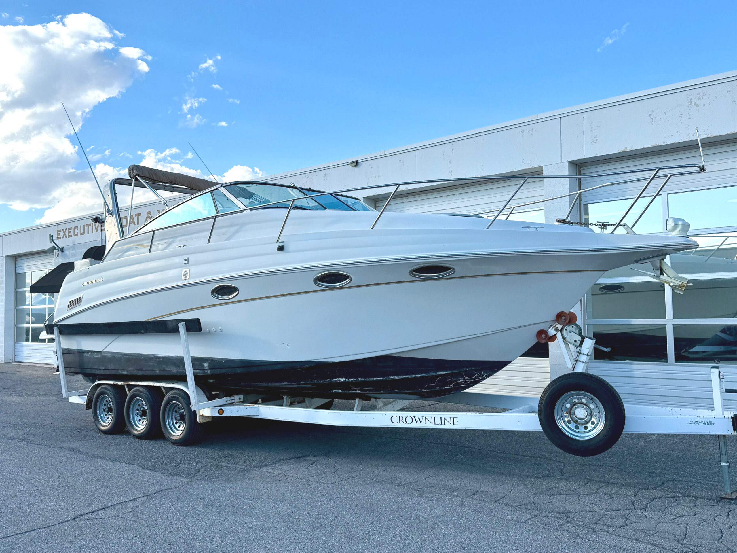 2001 29' Crownline "290 CR" - Image 2