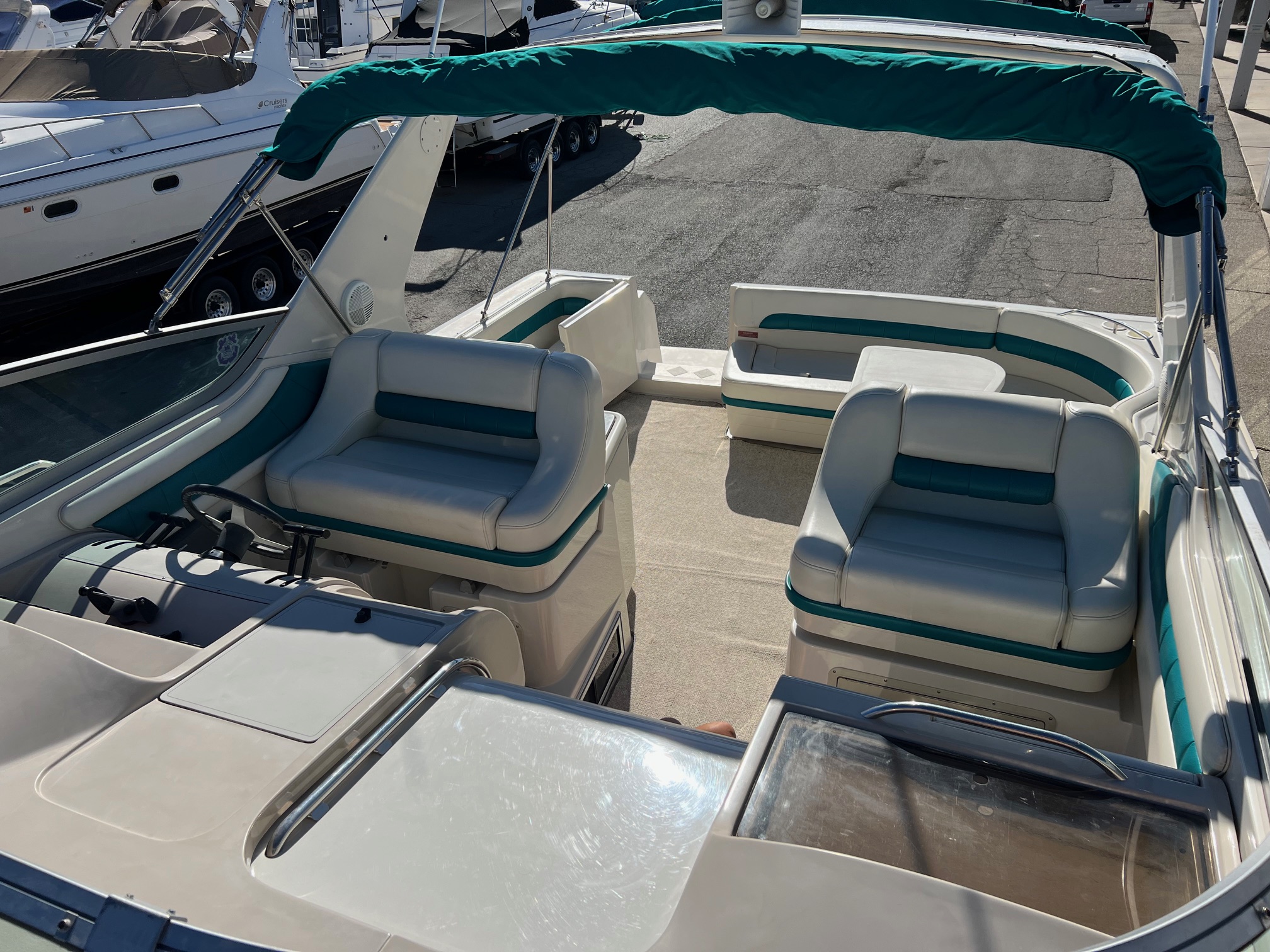 1995 40' Regal "Commodore 402" Yacht - Image 10