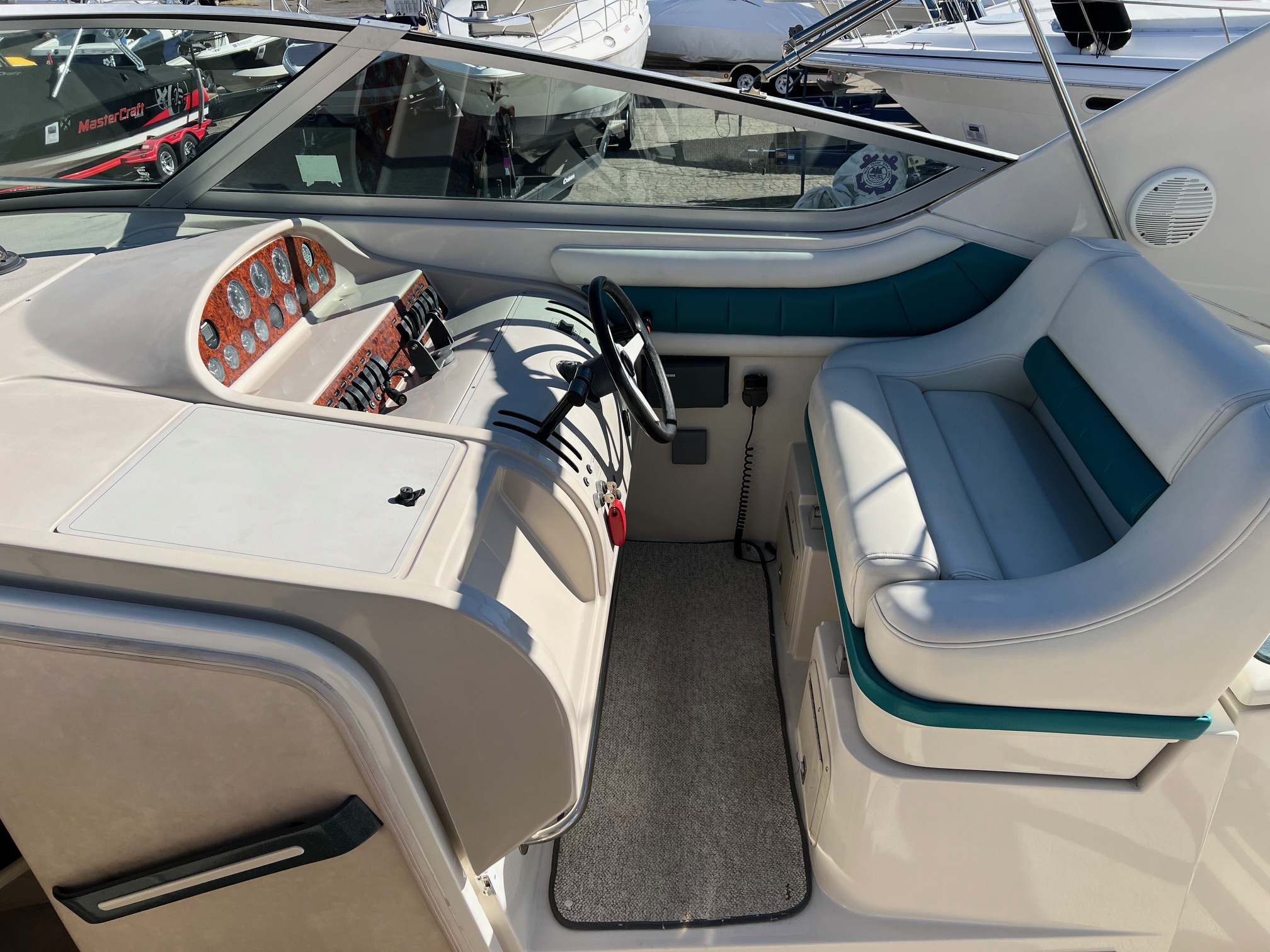 1995 40' Regal "Commodore 402" Yacht - Image 21