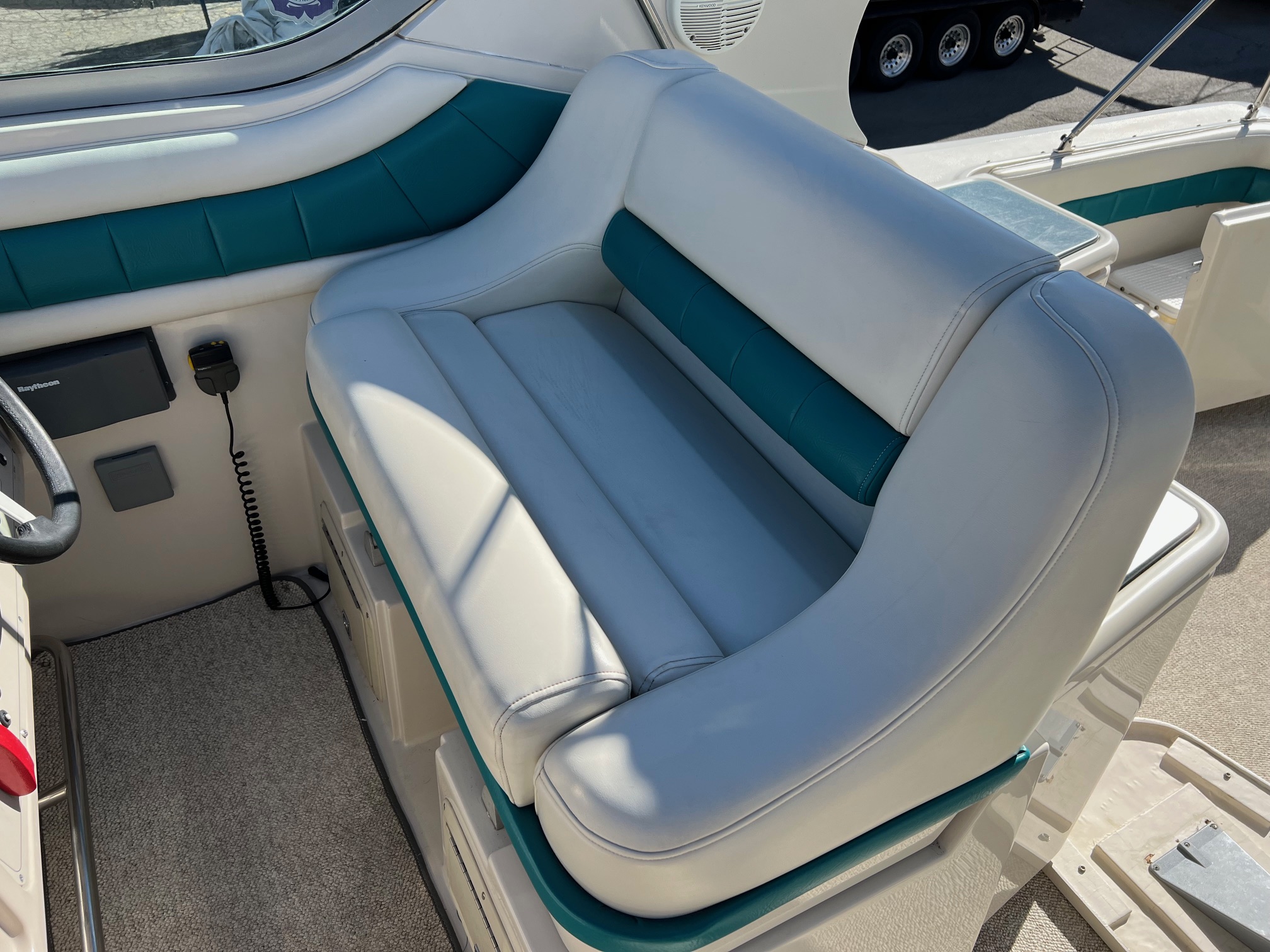 1995 40' Regal "Commodore 402" Yacht - Image 22