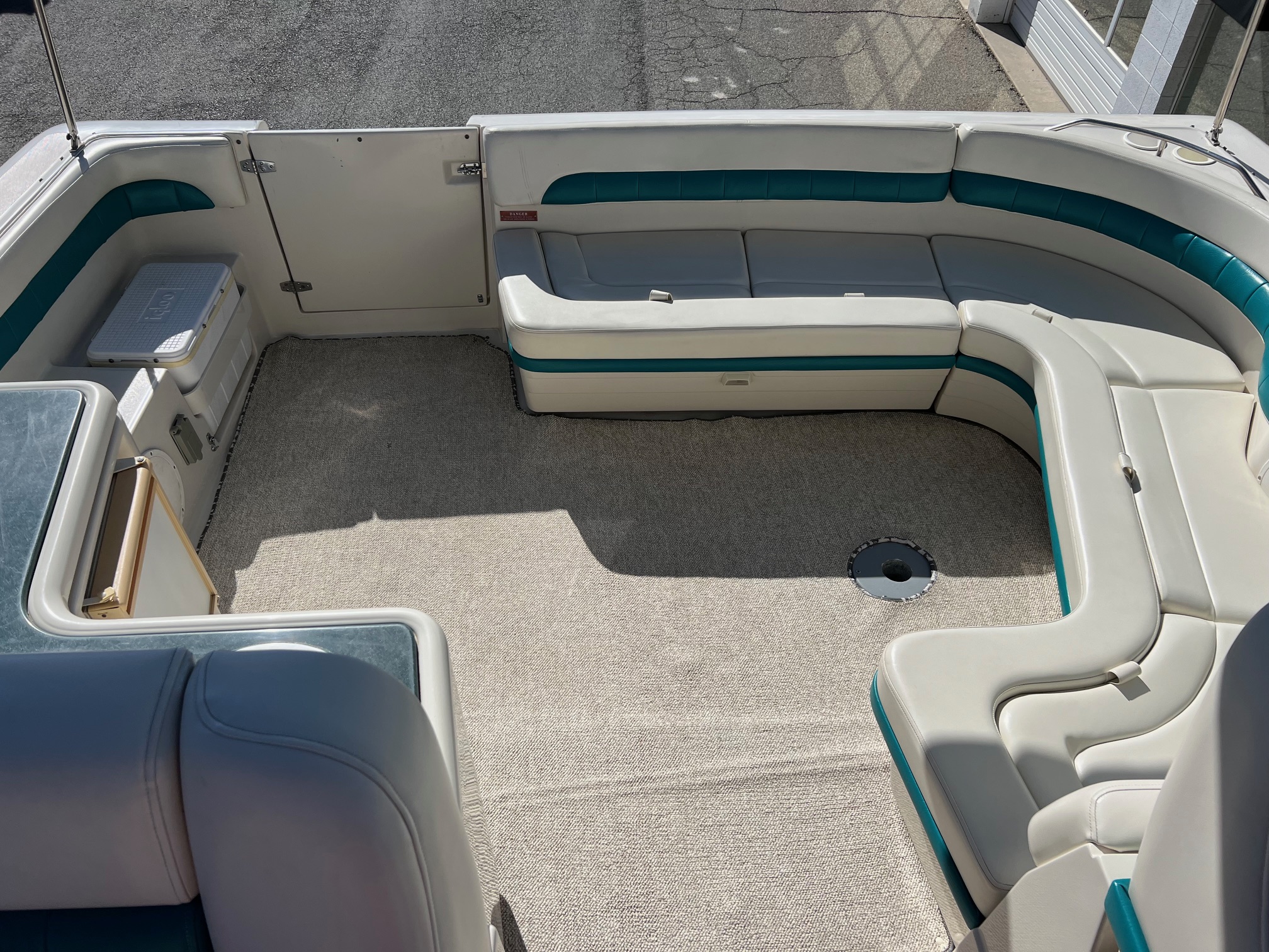 1995 40' Regal "Commodore 402" Yacht - Image 27