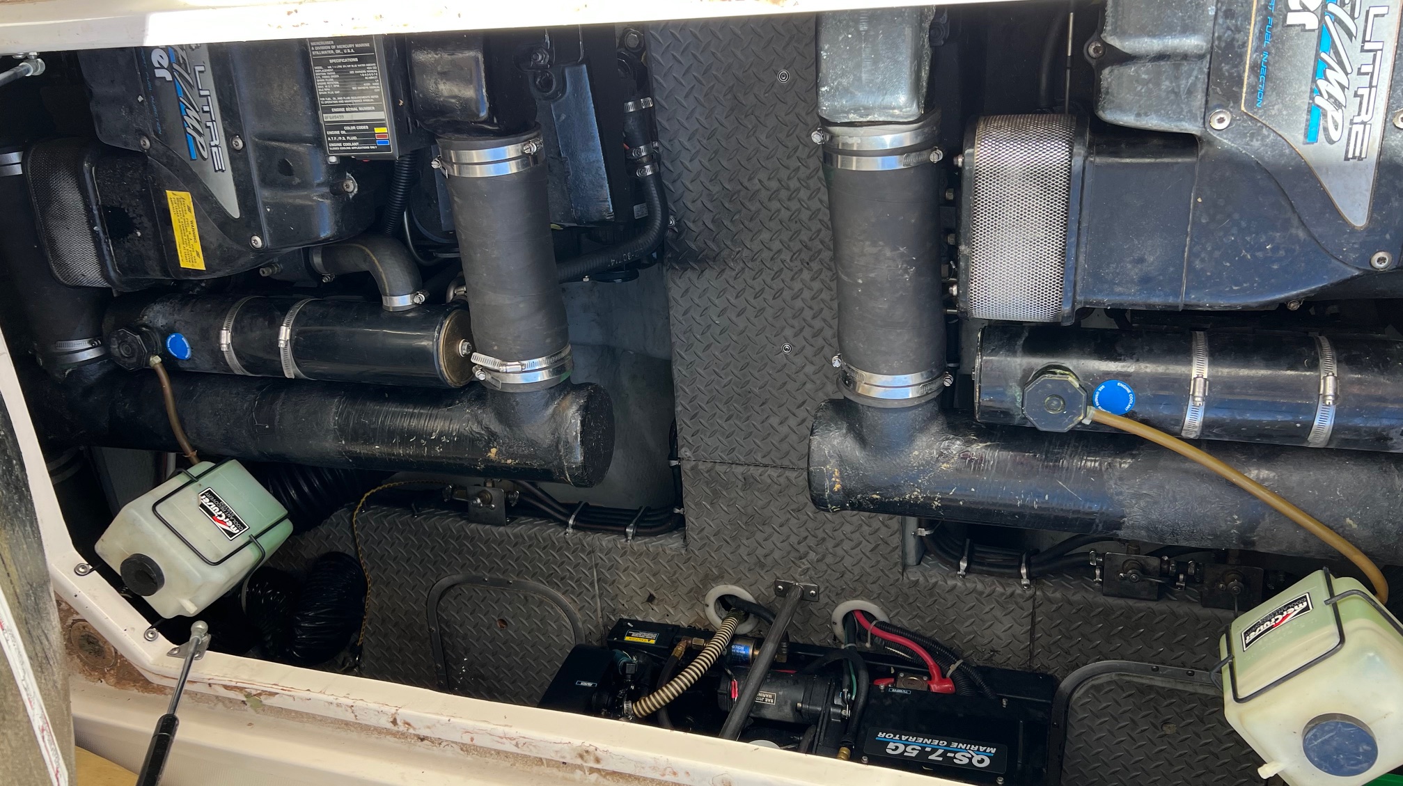 1995 40' Regal "Commodore 402" Yacht - Image 28