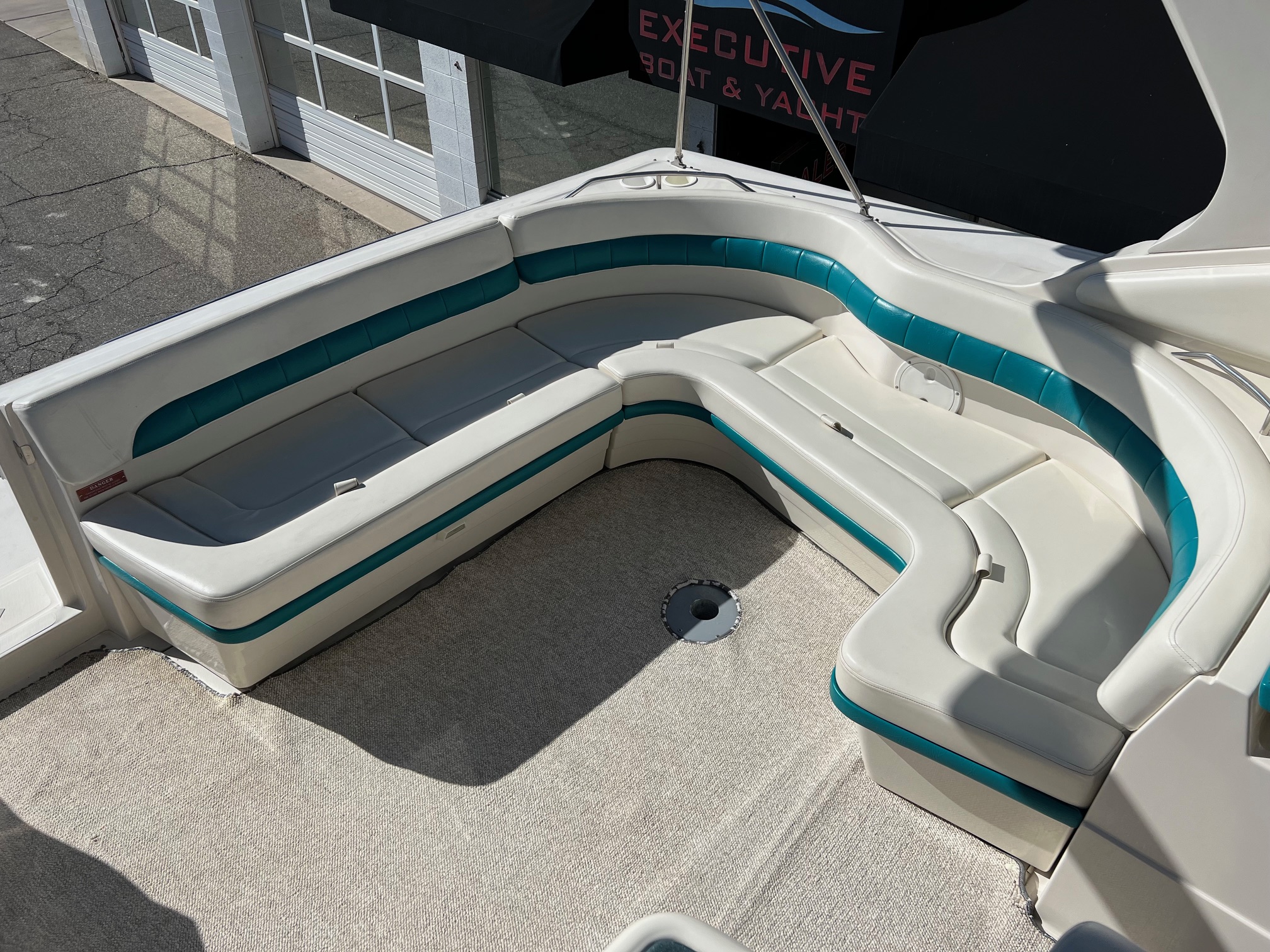 1995 40' Regal "Commodore 402" Yacht - Image 18