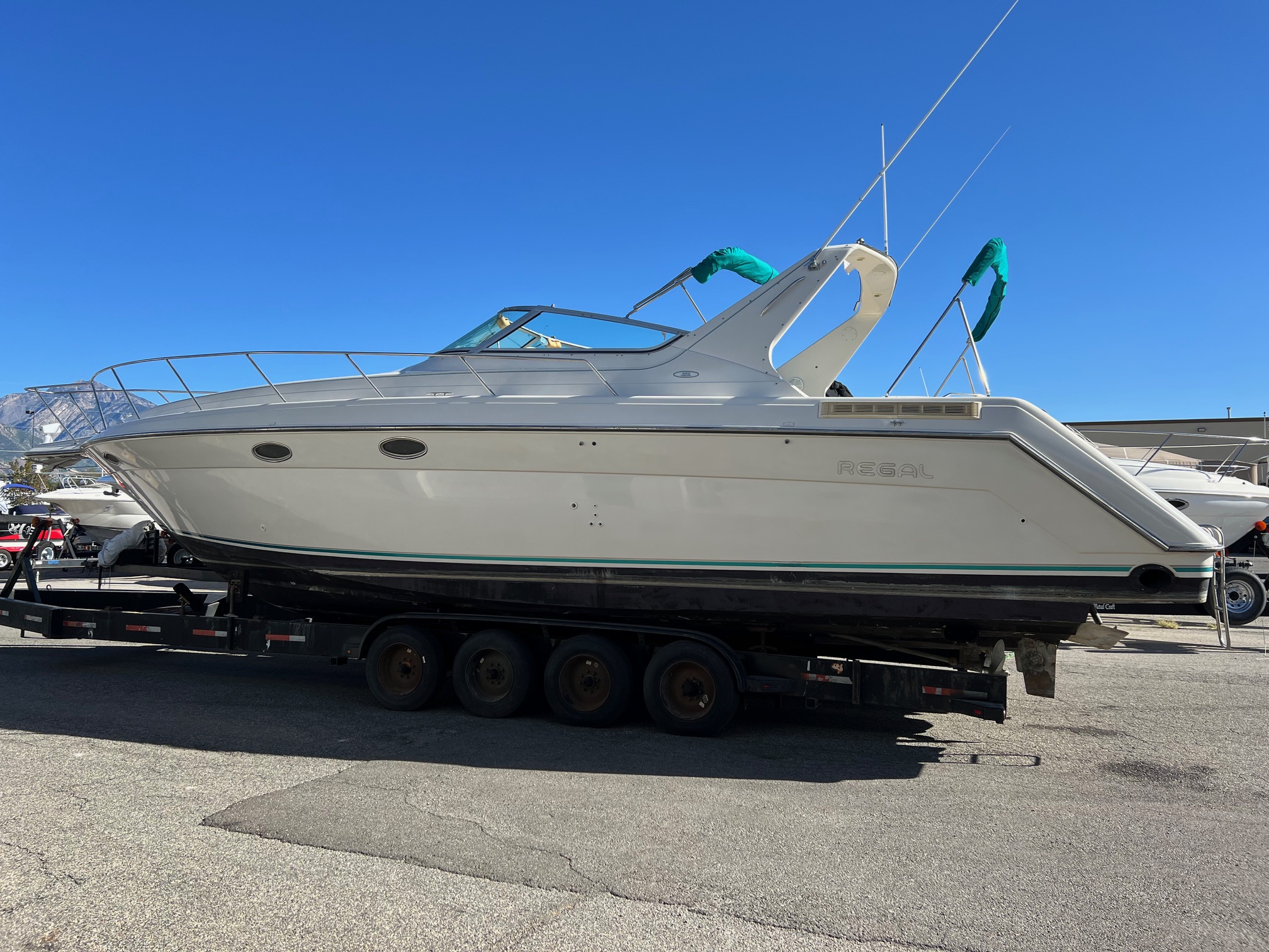 1995 40' Regal "Commodore 402" Yacht - Image 5