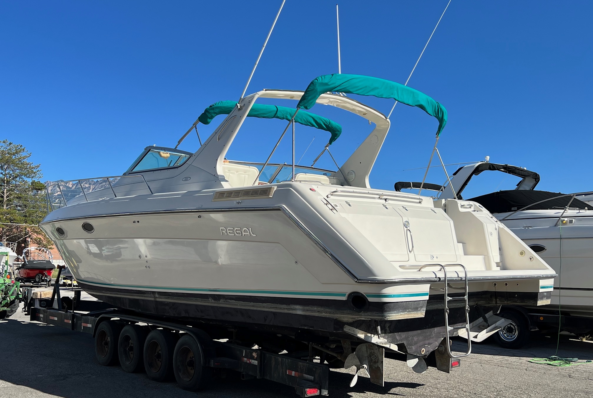 1995 40' Regal "Commodore 402" Yacht - Image 6