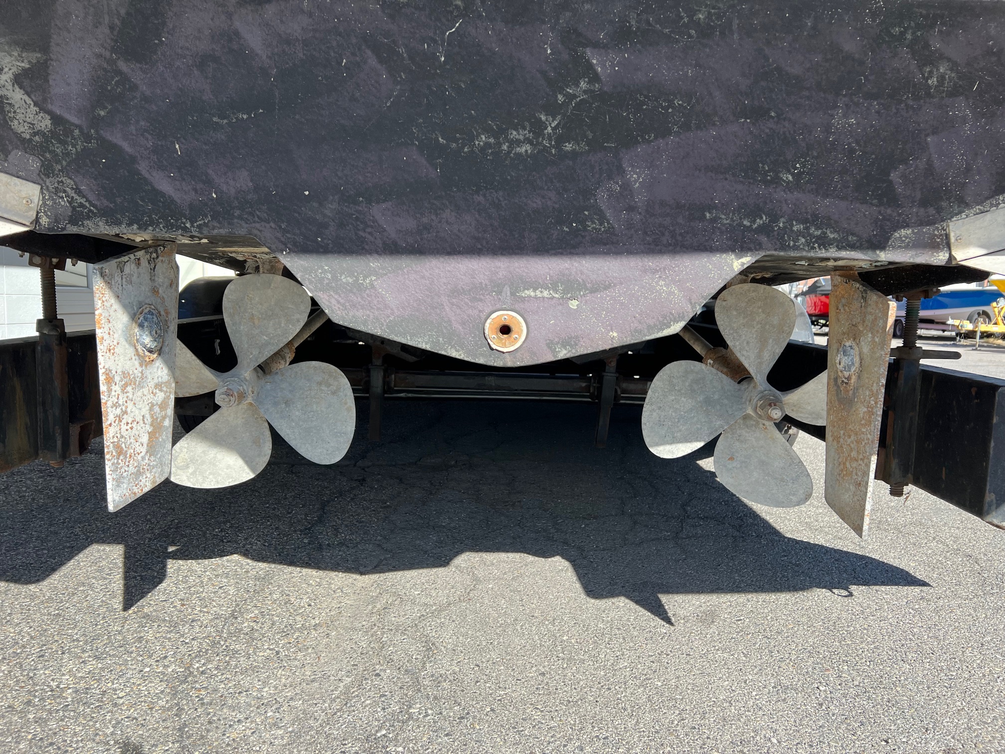 1995 40' Regal "Commodore 402" Yacht - Image 7