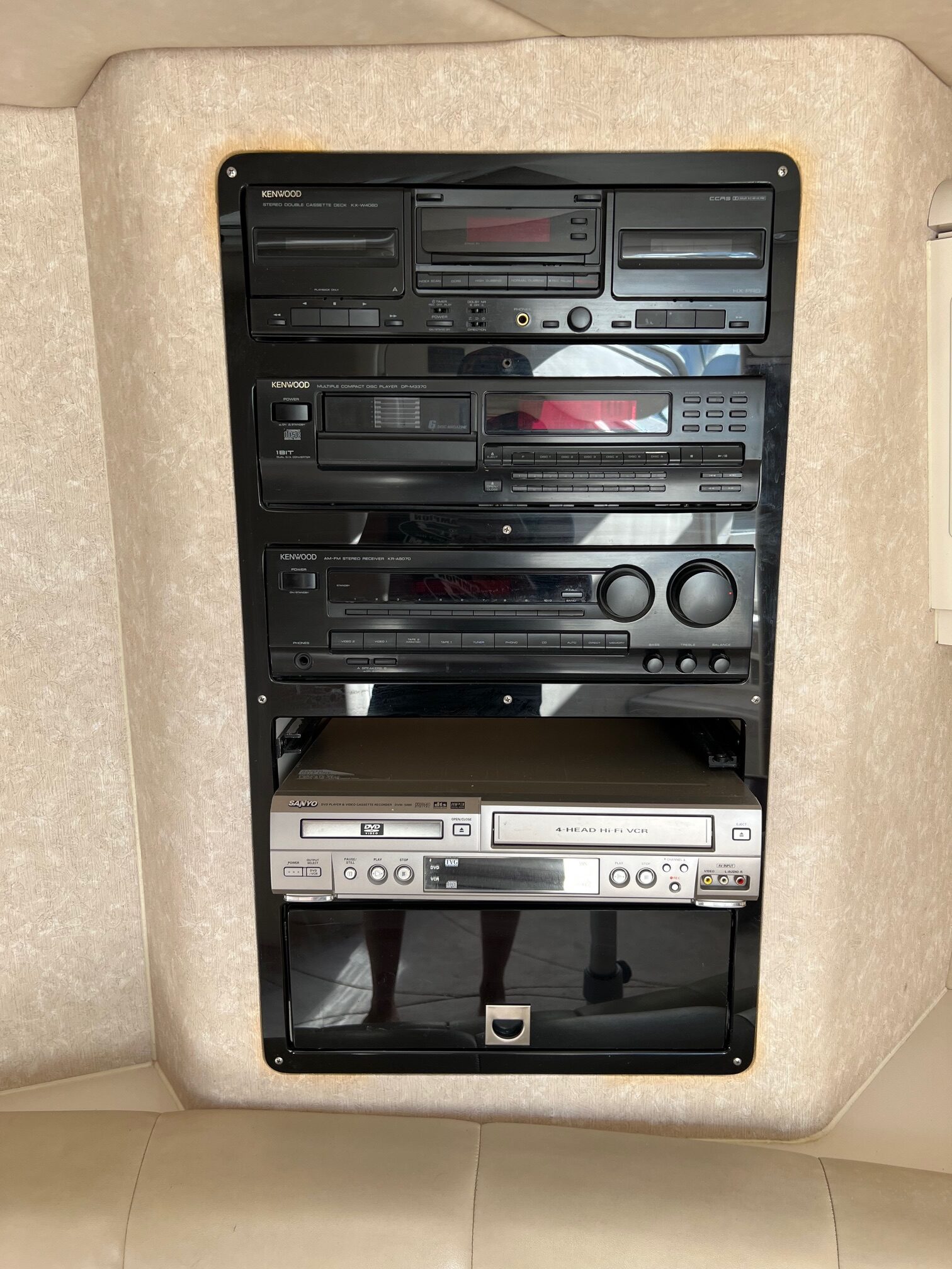 1995 40' Regal "Commodore 402" Yacht - Image 43