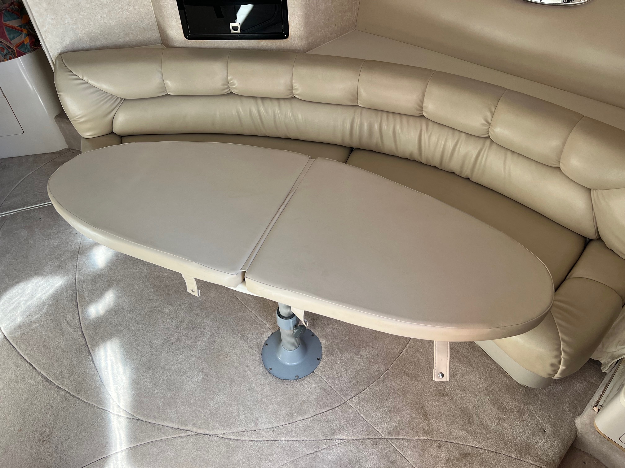 1995 40' Regal "Commodore 402" Yacht - Image 45