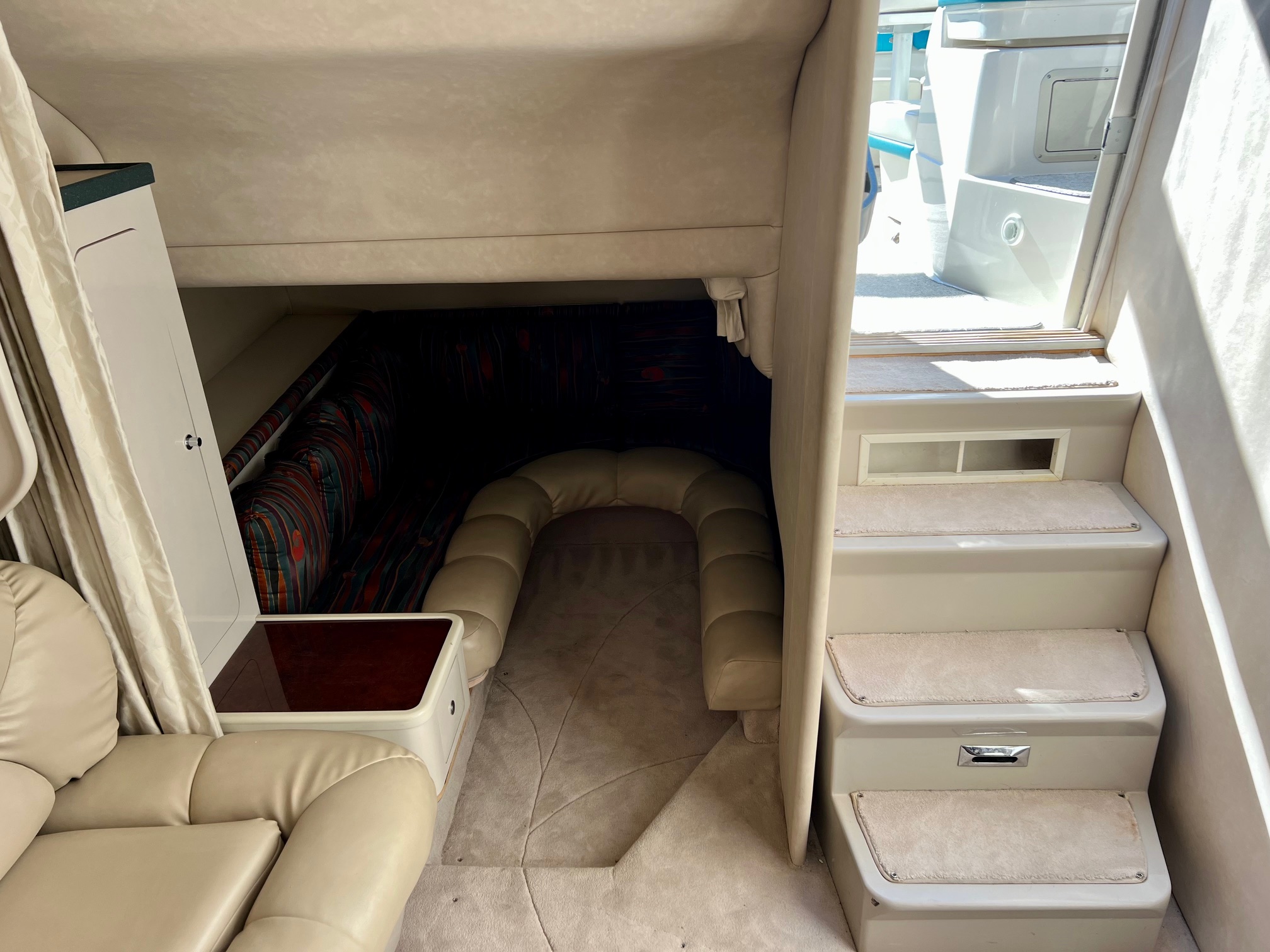 1995 40' Regal "Commodore 402" Yacht - Image 47